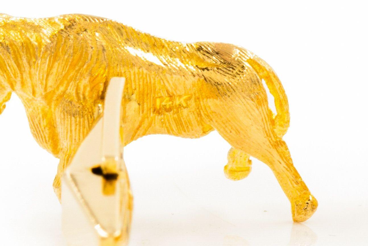 Or Boutons de manchette vintage en or jaune 14k sculptés d'un ours et d'un taureau