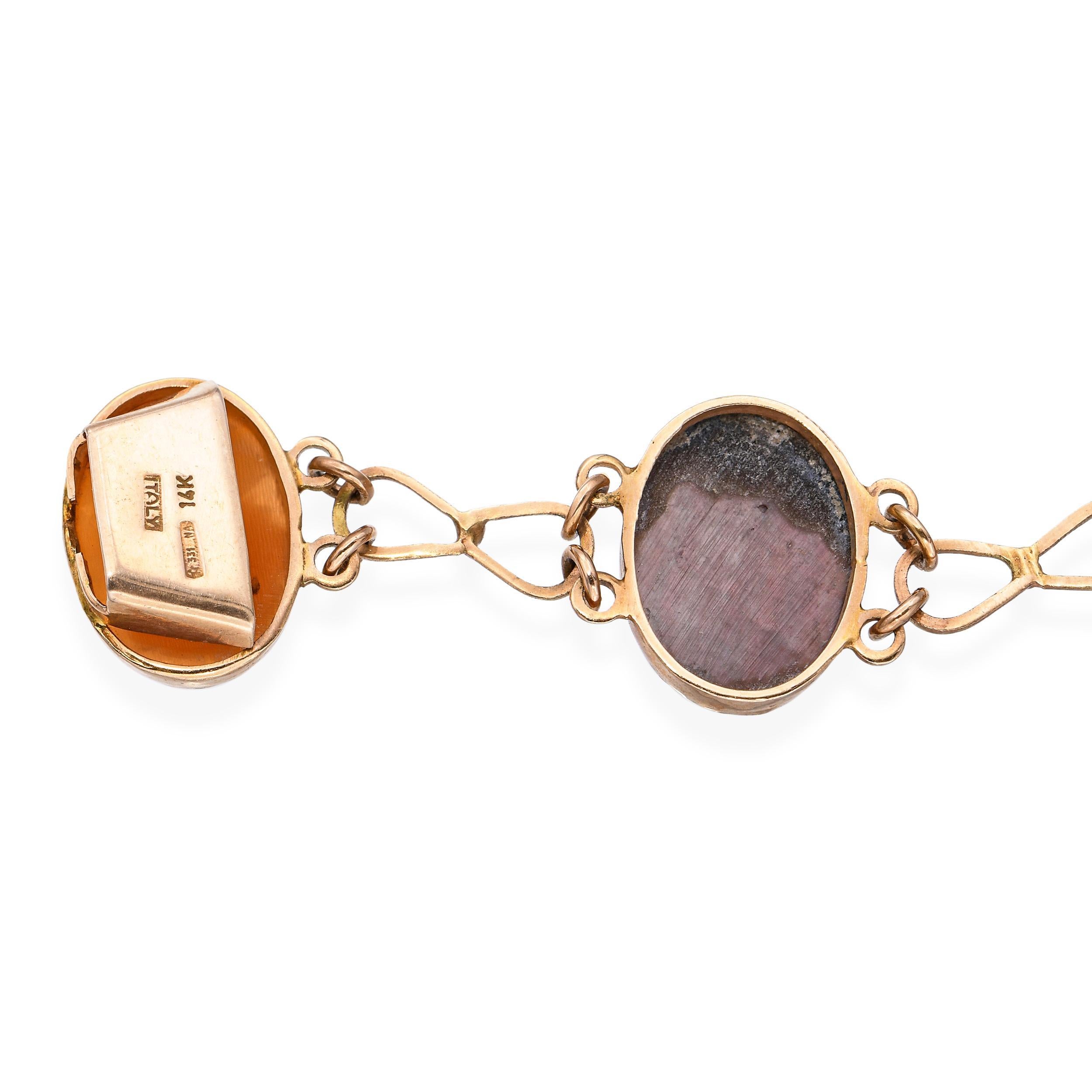 Pulsera vintage de oro amarillo de 14k con camafeo de concha y madreperla en venta 1