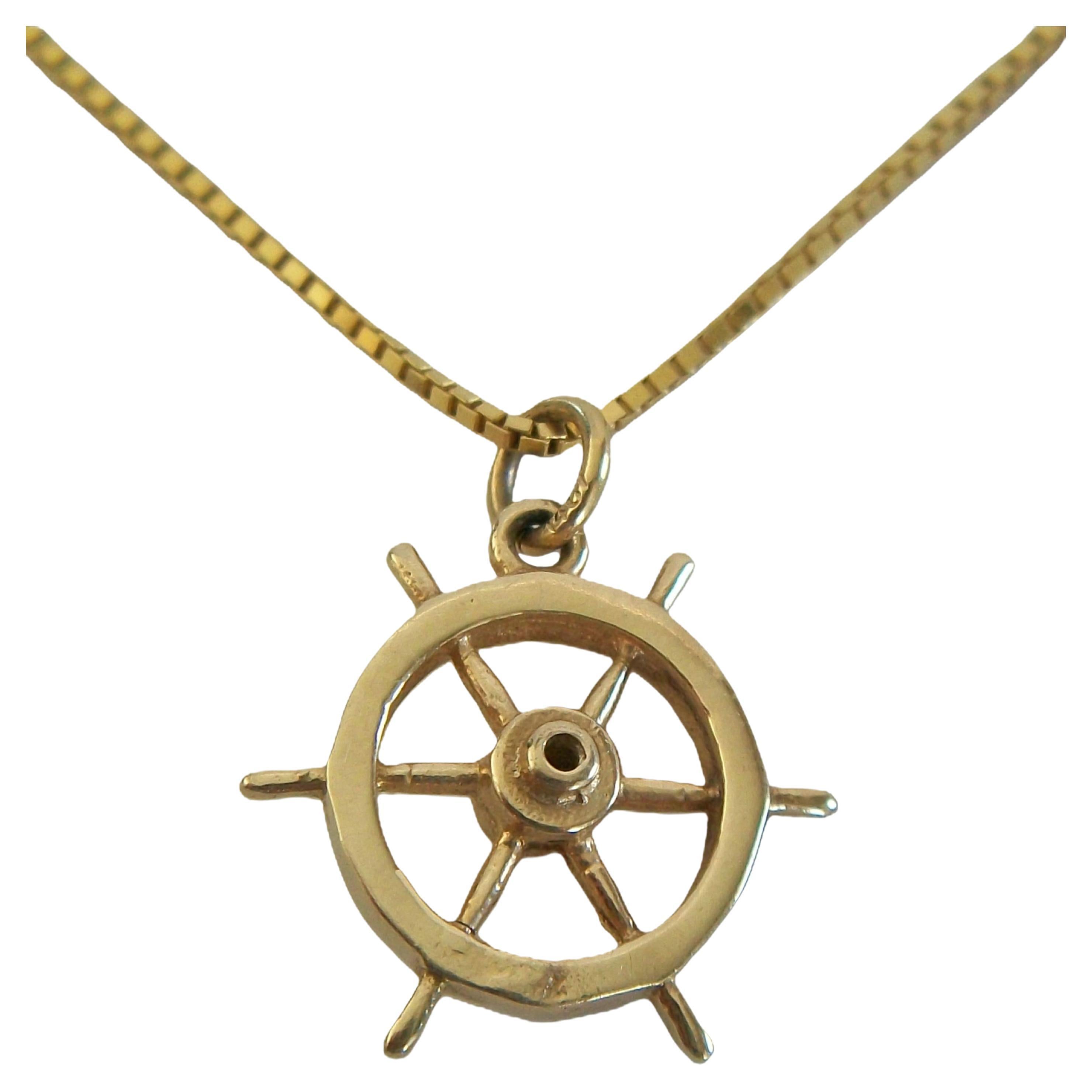 Vintage 14K Yellow Gold "Ship
s Wheel" Pendant 
Chain - Bahamas - Circa 1940