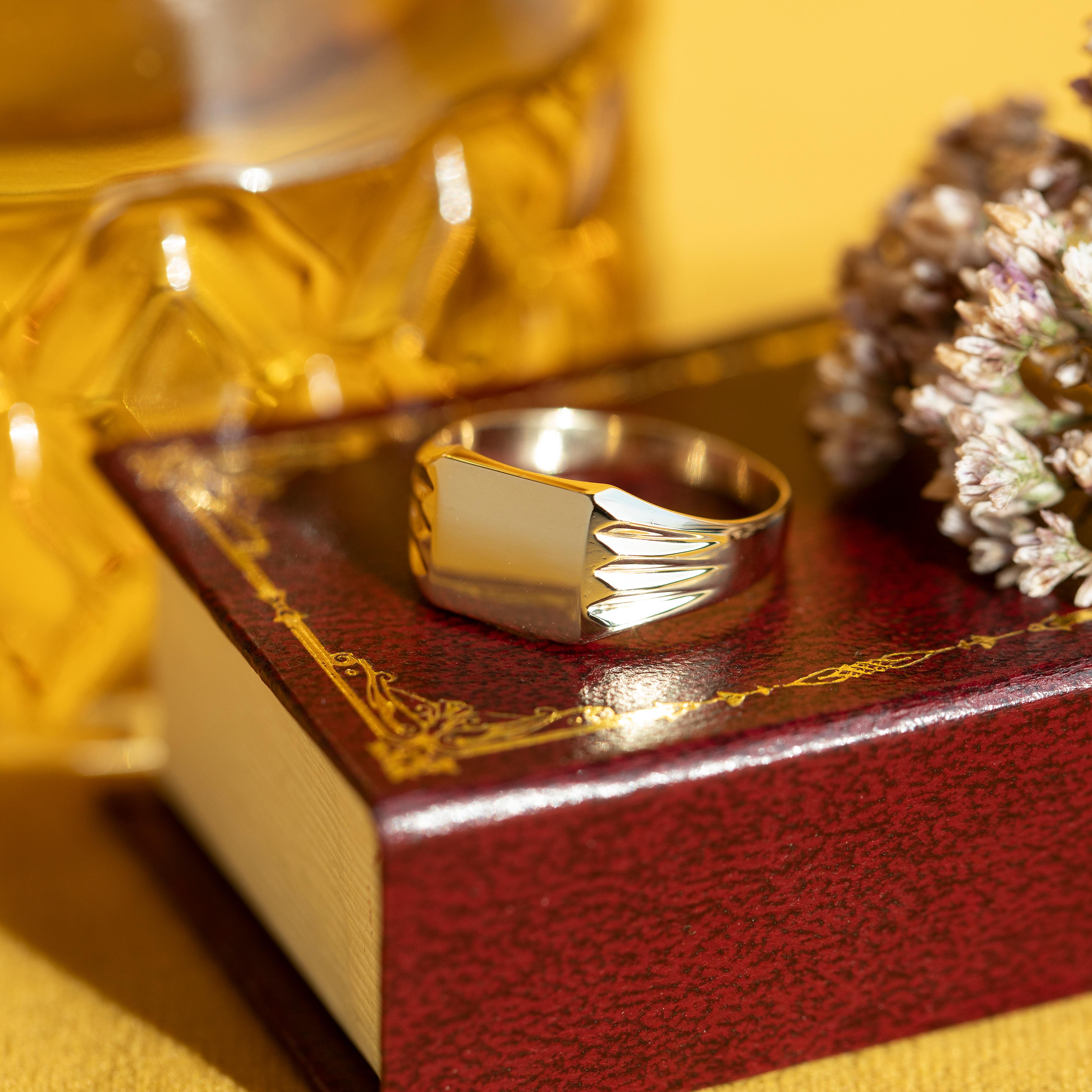 Vintage 14K Gelbgold Siegelring, stapelbar täglich gravierbarer Ring Größe 7,5 im Angebot 3