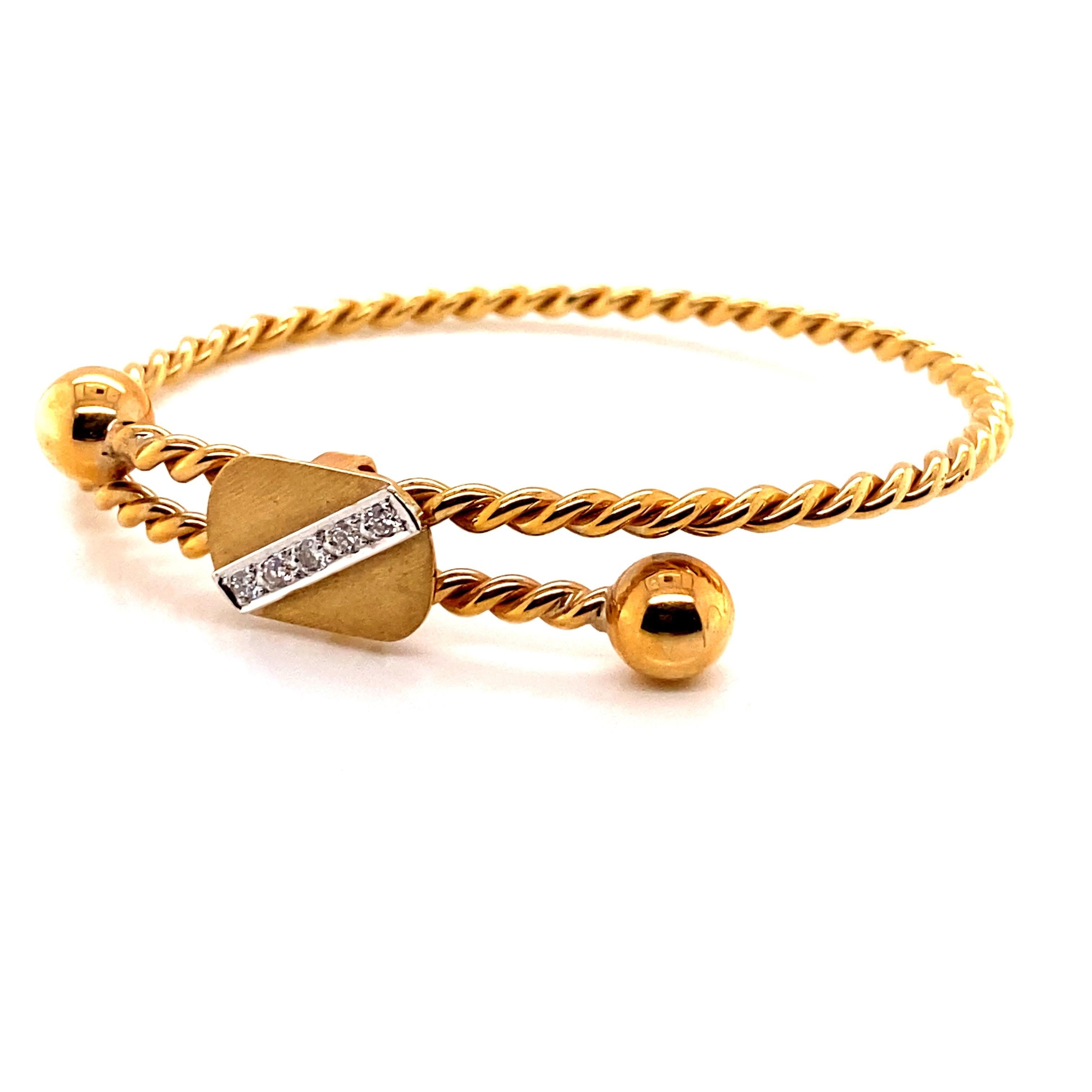 Contemporain Bracelet jonc jonc vintage en or jaune 14 carats avec diamants en vente