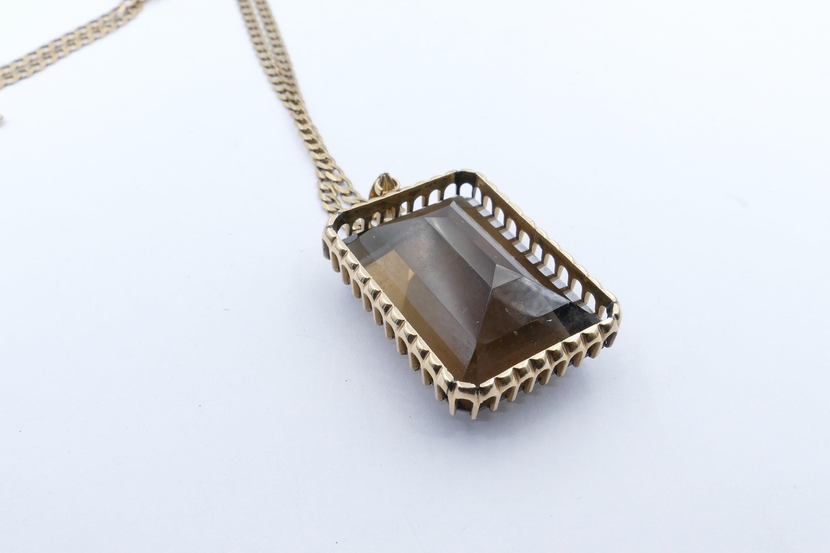 Vintage 14 Karat Yellow Gold Smokey Quartz Large Pendant In Excellent Condition For Sale In Splitter's Creek, NSW