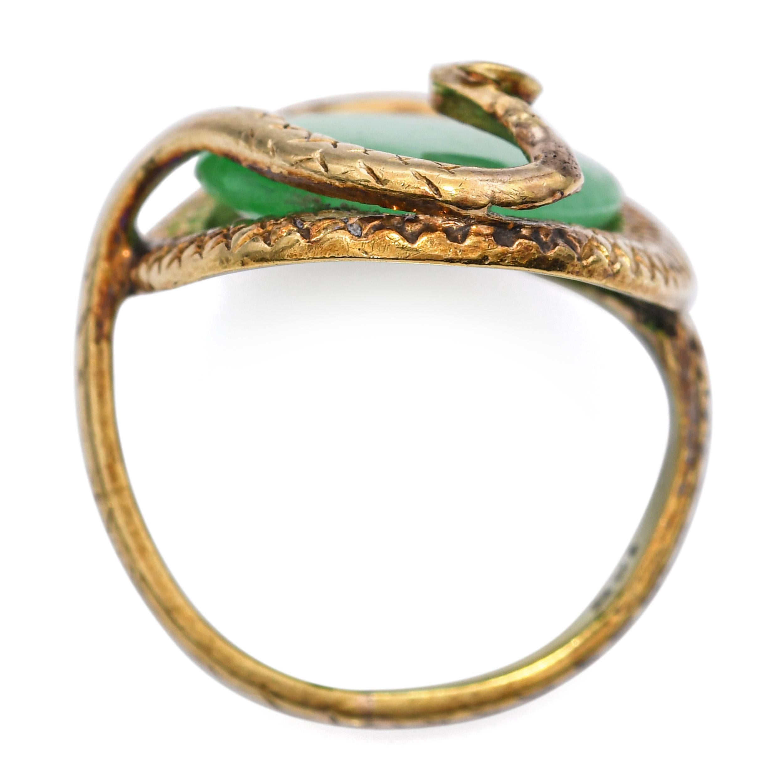 Women's Vintage 14k Yellow Gold Snake Jade Ring For Sale
