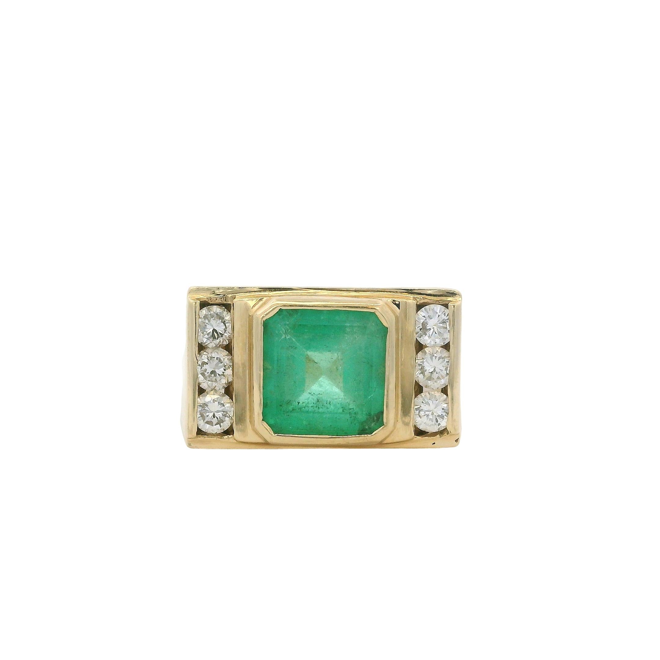 Anello da uomo vintage in oro giallo 14k con smeraldo e diamanti taglio quadrato in vendita 7