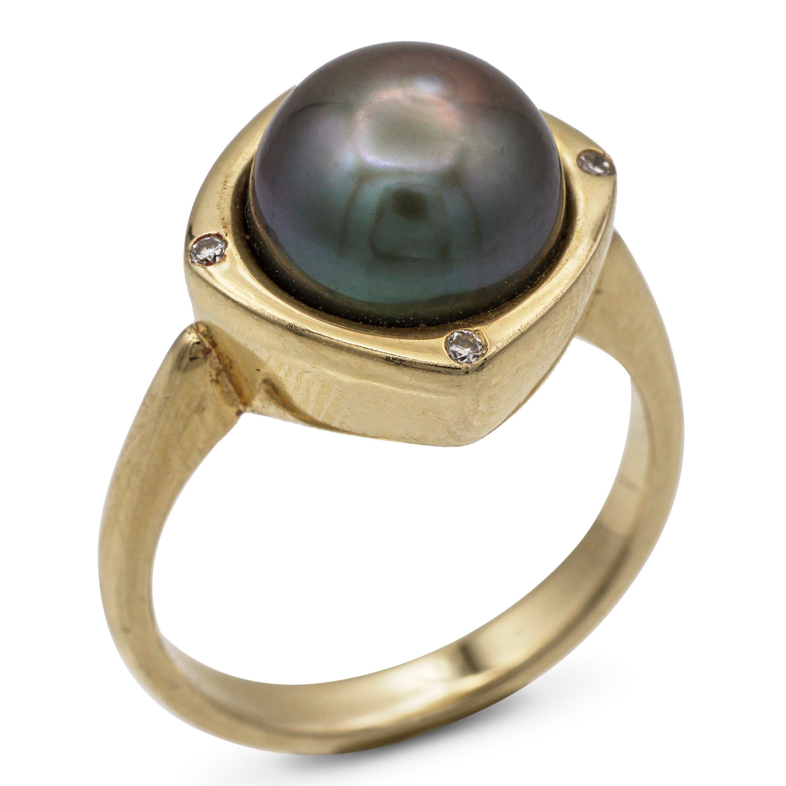 Anillo vintage de oro amarillo de 14k con perla de Tahití y diamantes en venta 1