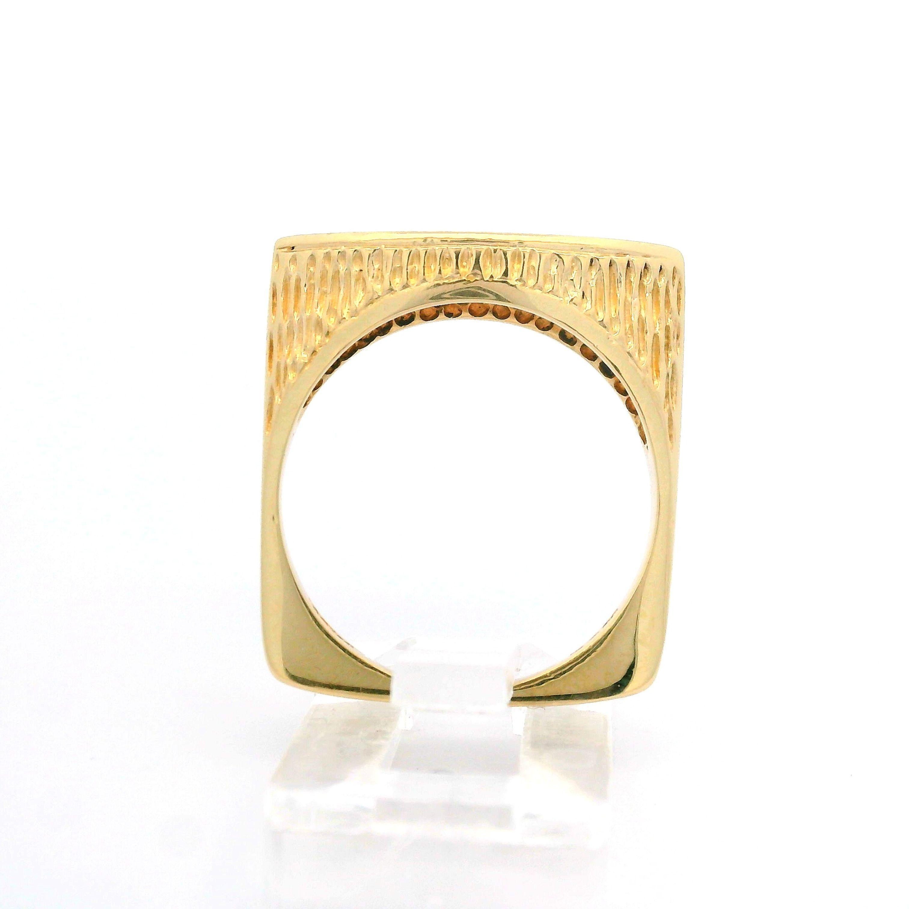 Vintage 14k Yellow Gold Textured Marquise Squared Shank Band Ring For Sale 4