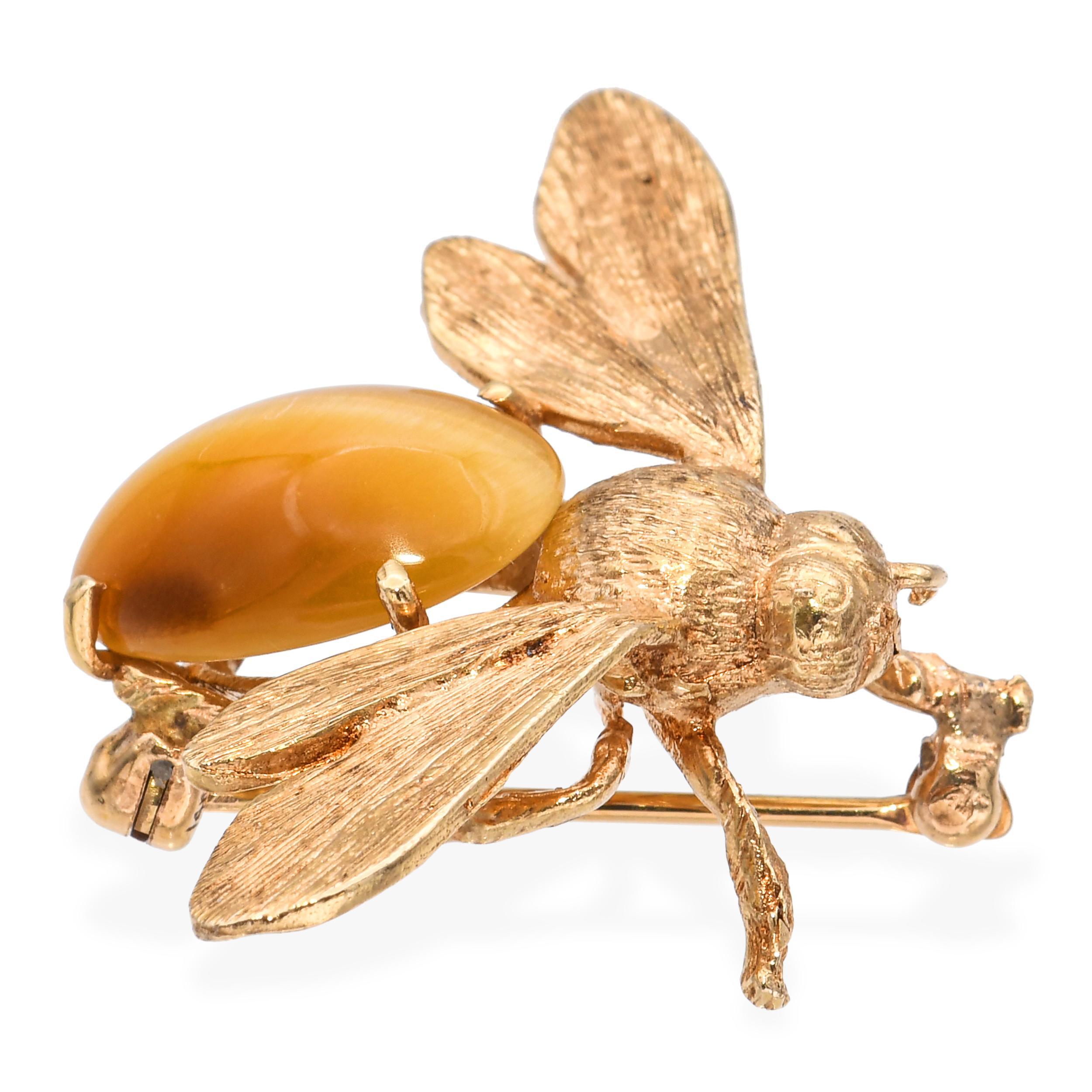 Women's or Men's Vintage 14k Yellow Gold Tigers Eye Bumblebee Brooch For Sale