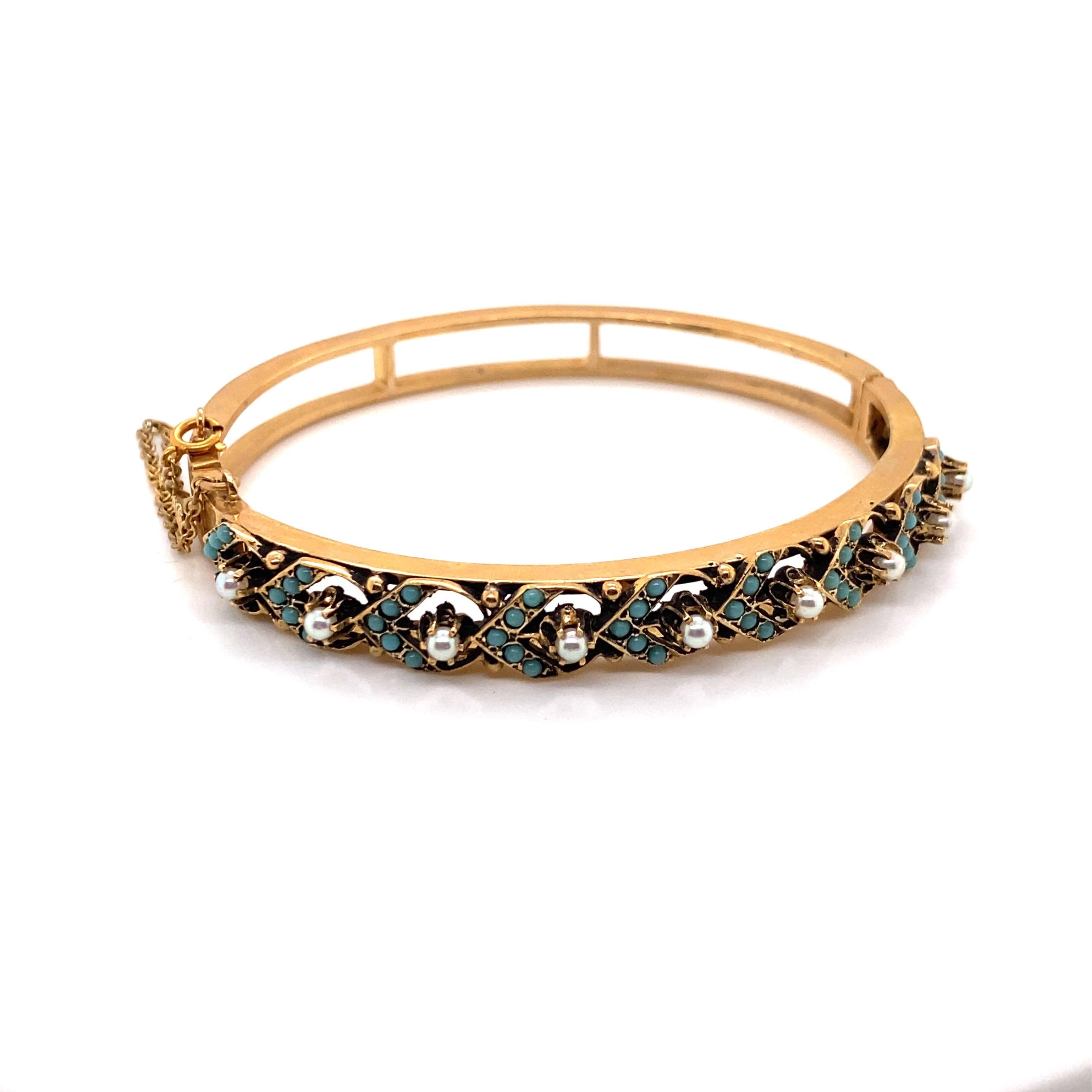 Vintage 14K Yellow Gold Turquoise and Pearl Bangle Bracelet In Good Condition For Sale In Boston, MA