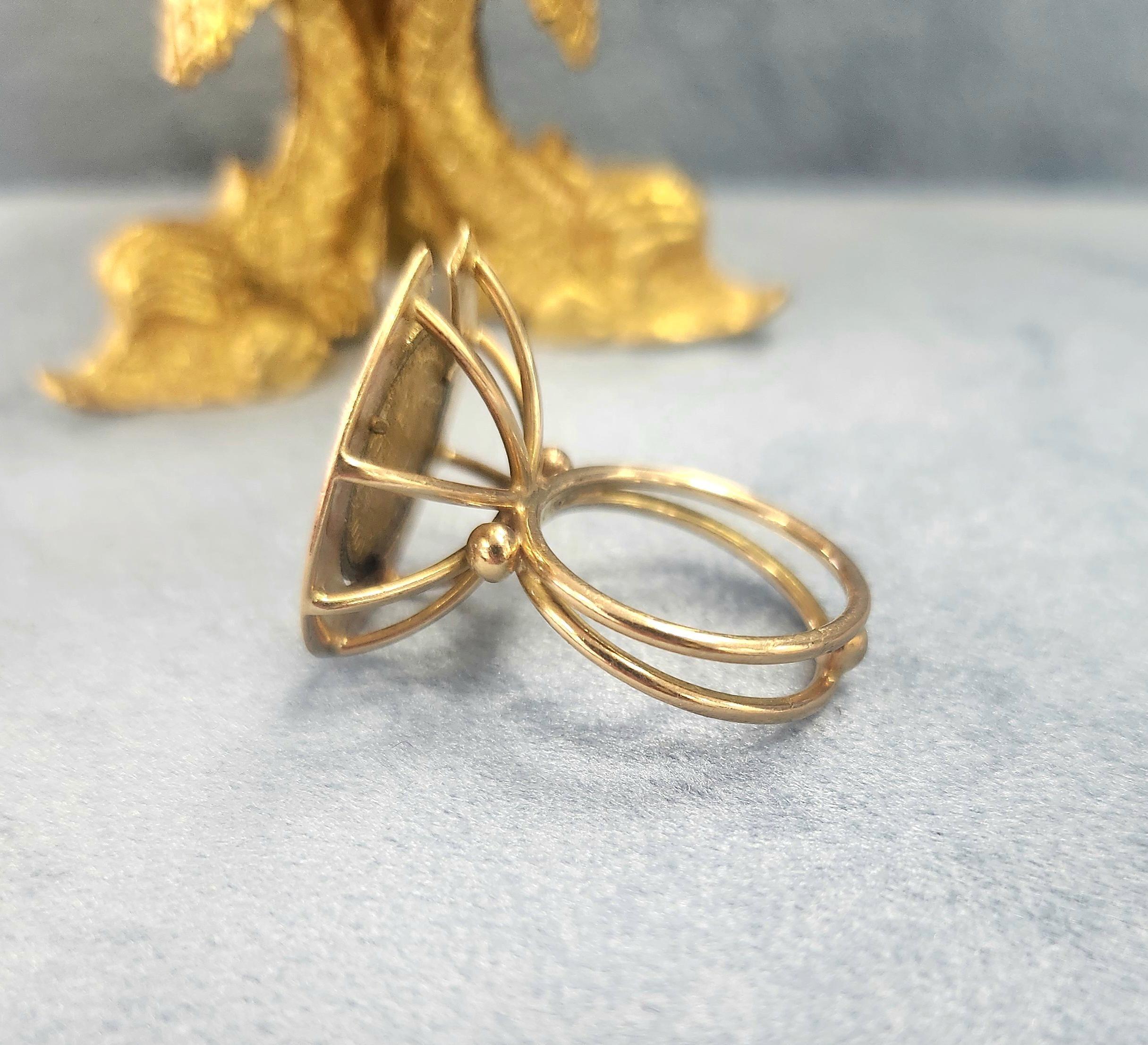 Contemporary Vintage 14K Yellow Gold Venezuelan Coin Horseshoe Ring For Sale