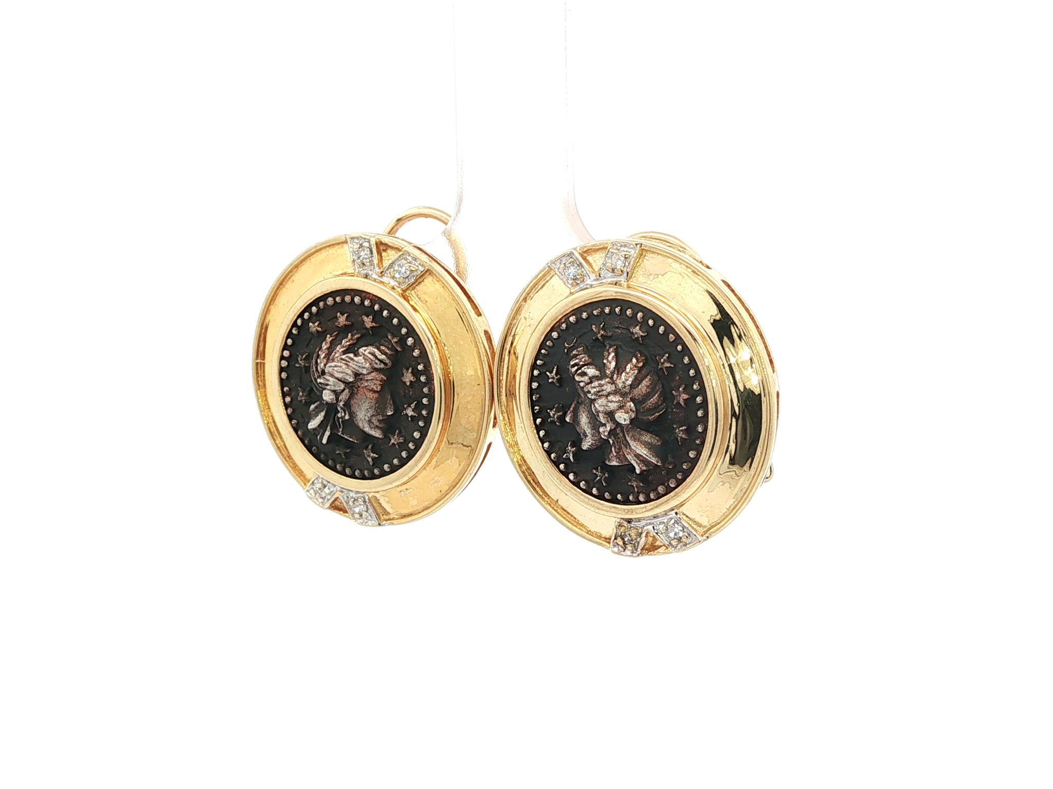 Orecchini Omega a bottone d'epoca in oro giallo 14k e argento con monete e diamanti In condizioni buone in vendita a Montclair, NJ