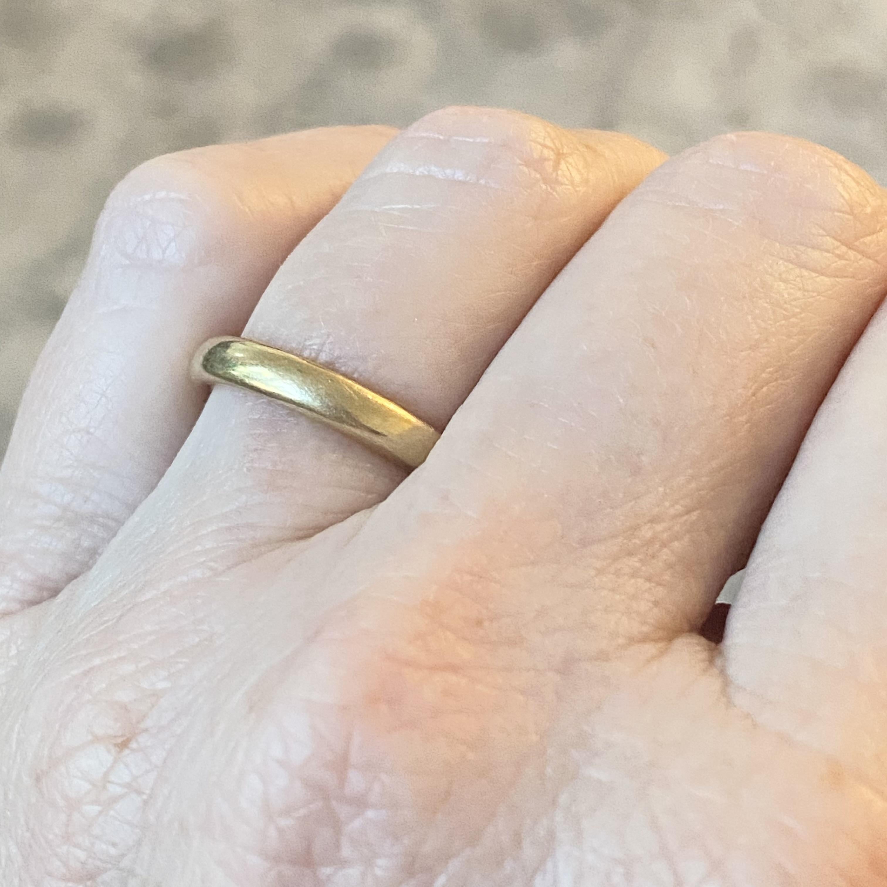 Hochzeitsring aus 14 Karat Gelbgold im Zustand „Gut“ im Angebot in Henderson, NV