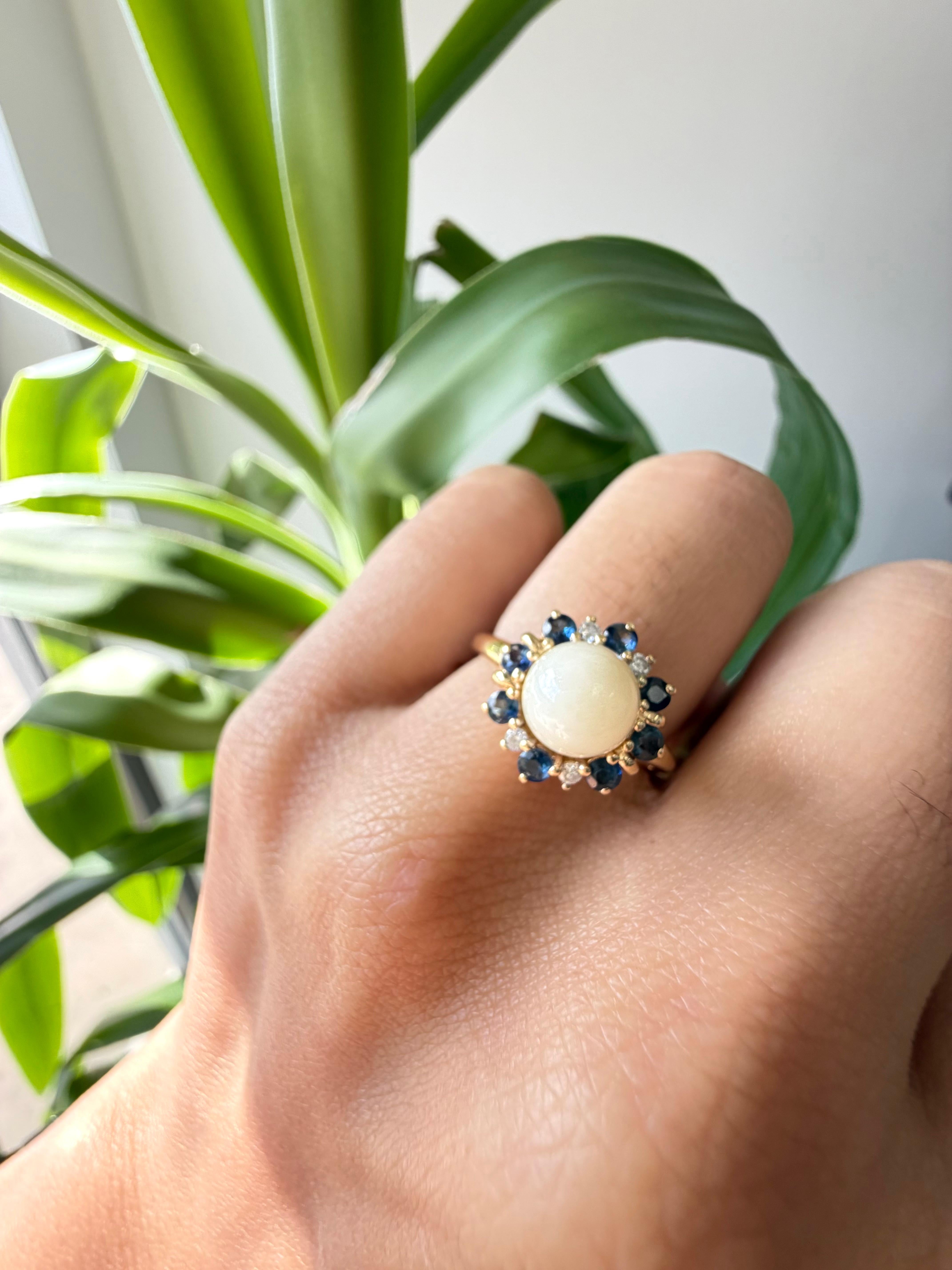 Vintage 14k Gelbgold Weiß Perle, Saphir und Diamant Ring im Zustand „Gut“ im Angebot in Houston, TX