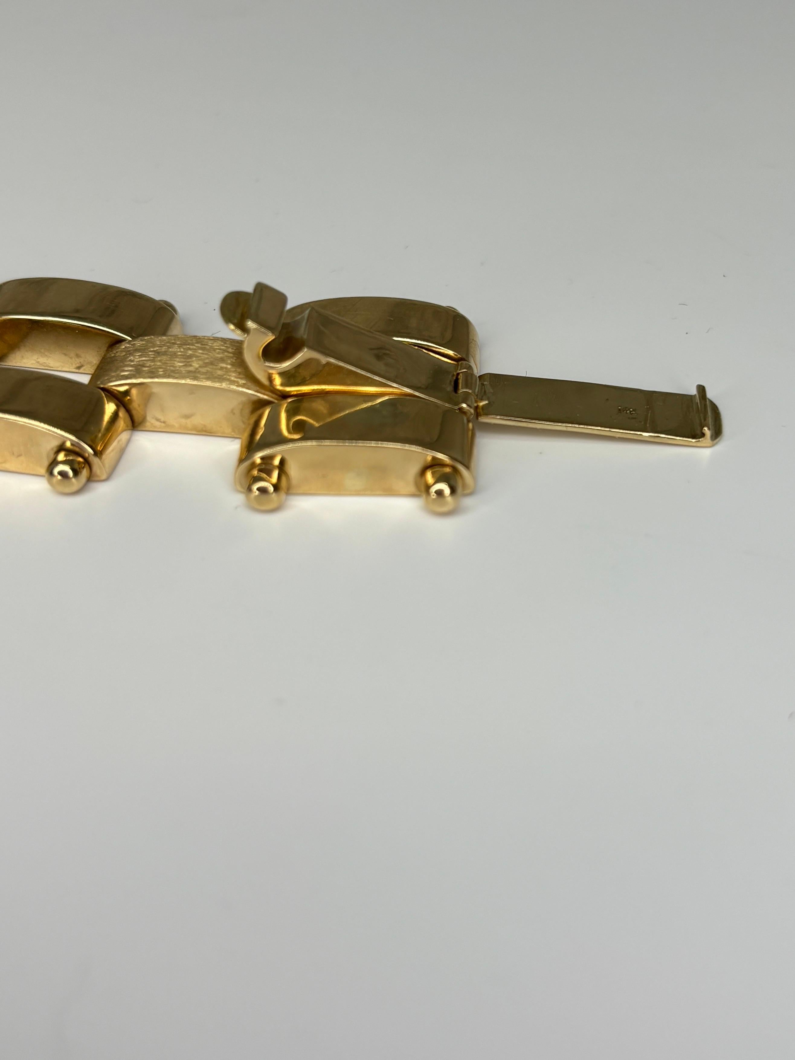 Vintage 14k Yellow Gold Wide Brushed & Polished Sleek Panther Link Bracelet For Sale 5
