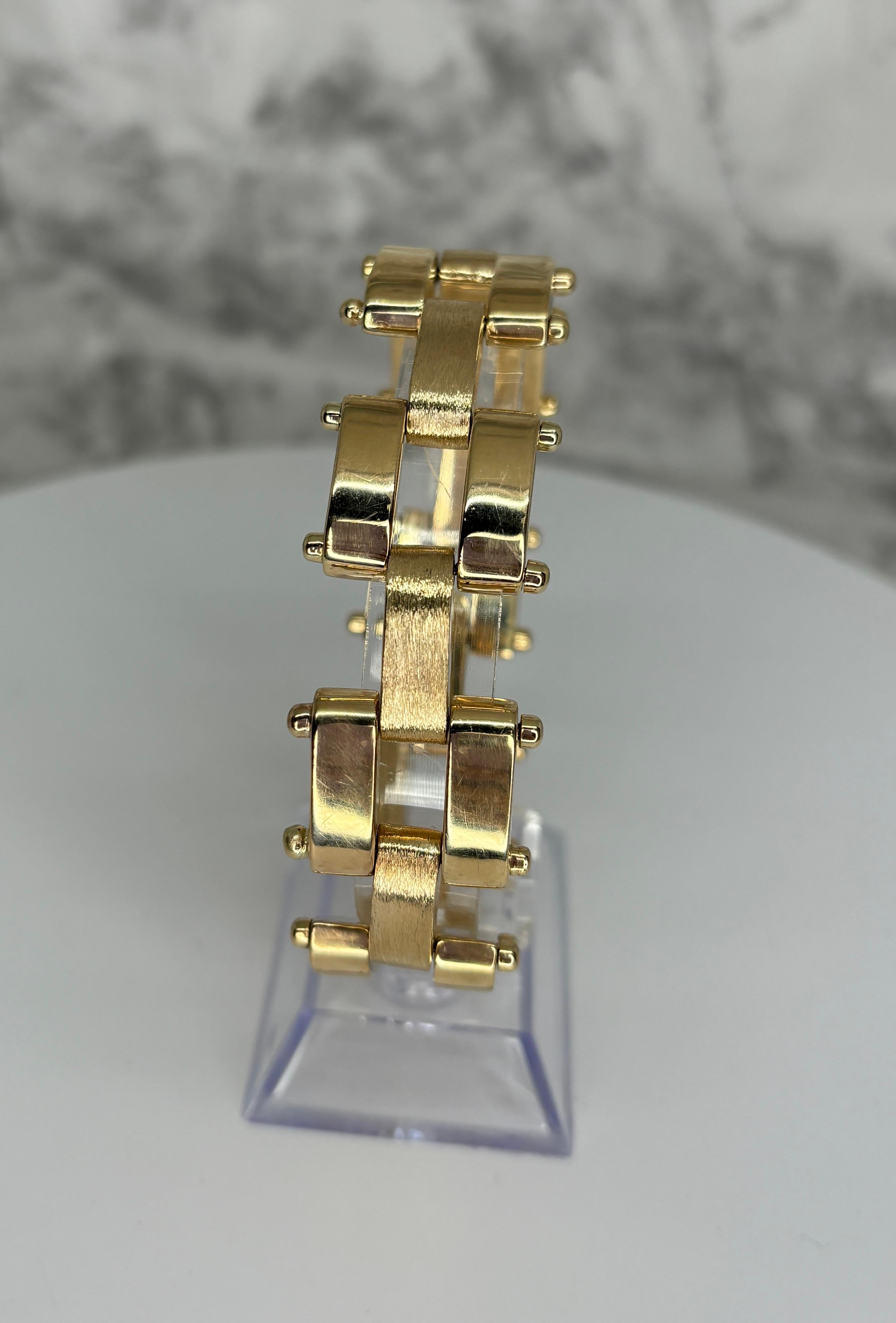 Women's or Men's Vintage 14k Yellow Gold Wide Brushed & Polished Sleek Panther Link Bracelet For Sale