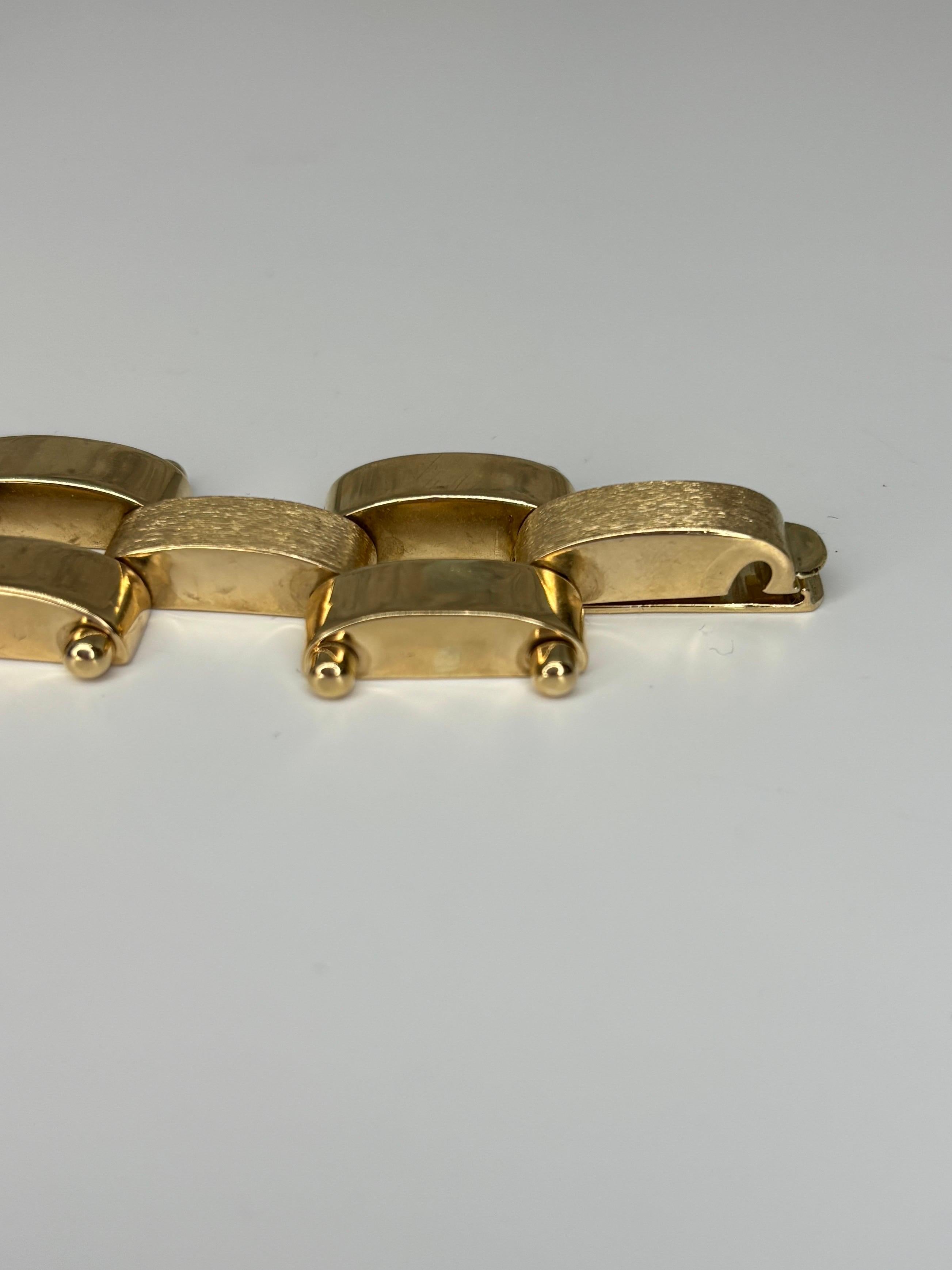 Vintage 14k Yellow Gold Wide Brushed & Polished Sleek Panther Link Bracelet For Sale 4