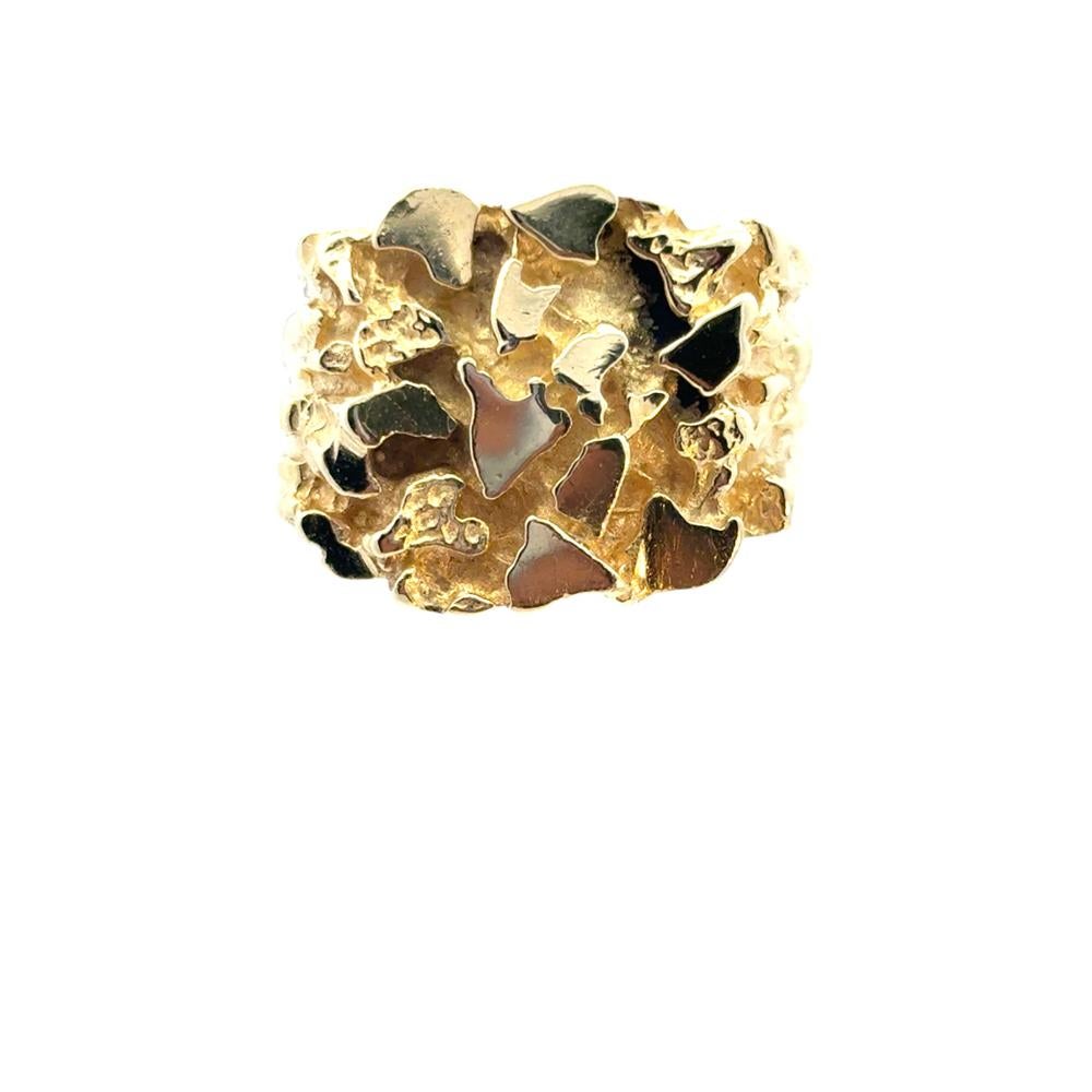 Vintage 14k Yellow Gold Wide Nugget Ring In Excellent Condition For Sale In Boca Raton, FL