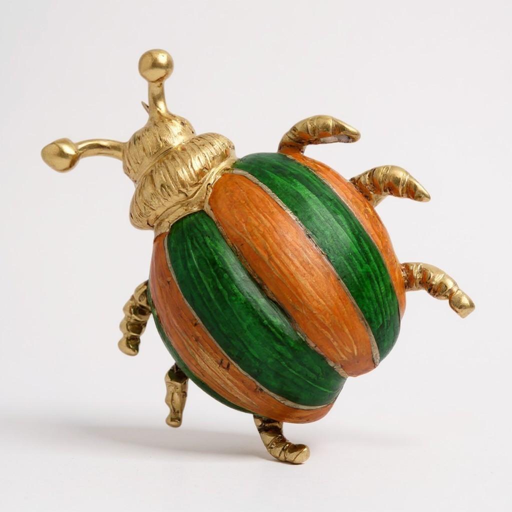 Vintage 14K Yellow Gold Yellow & Greene Greene Beetle Brooch en vente 7