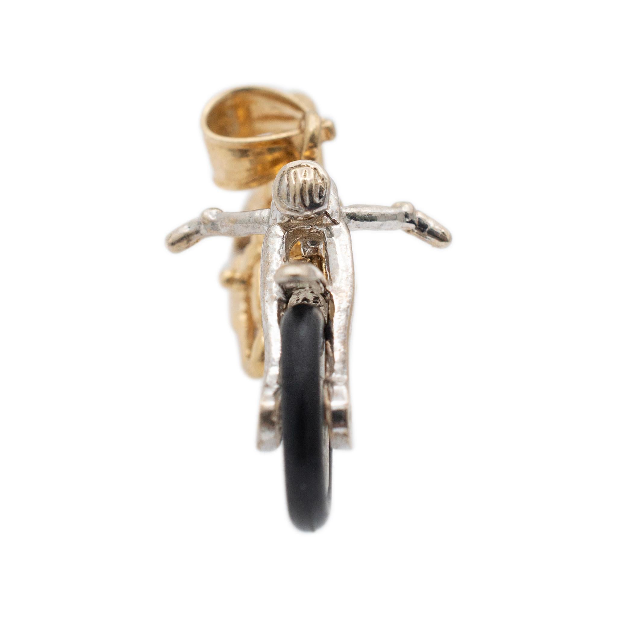 Pendentif de moto vintage en or jaune et blanc 14 carats Unisexe en vente