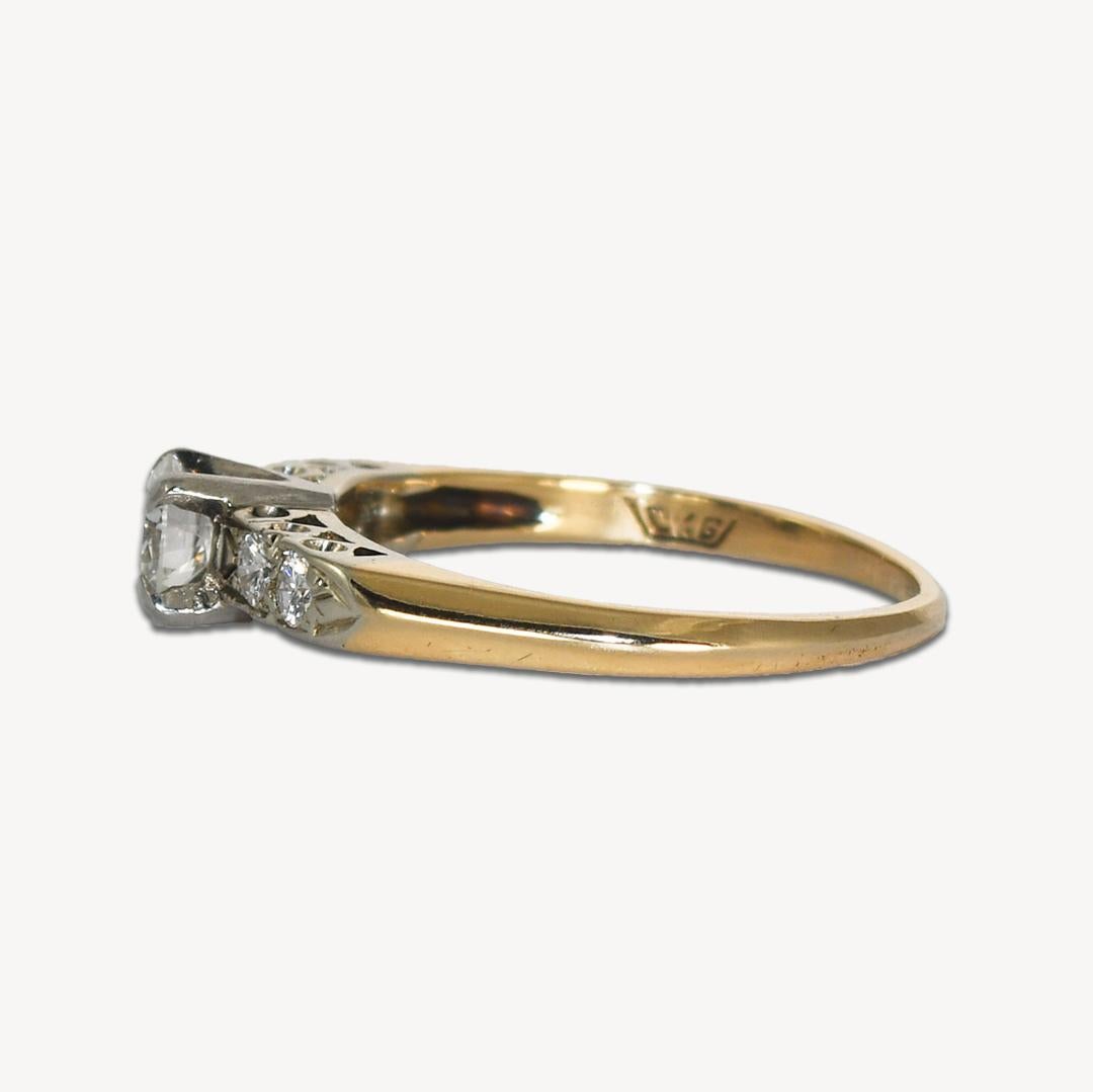 Bague solitaire vintage en or jaune/blanc 14 carats avec diamant 0,56 carat Unisexe en vente