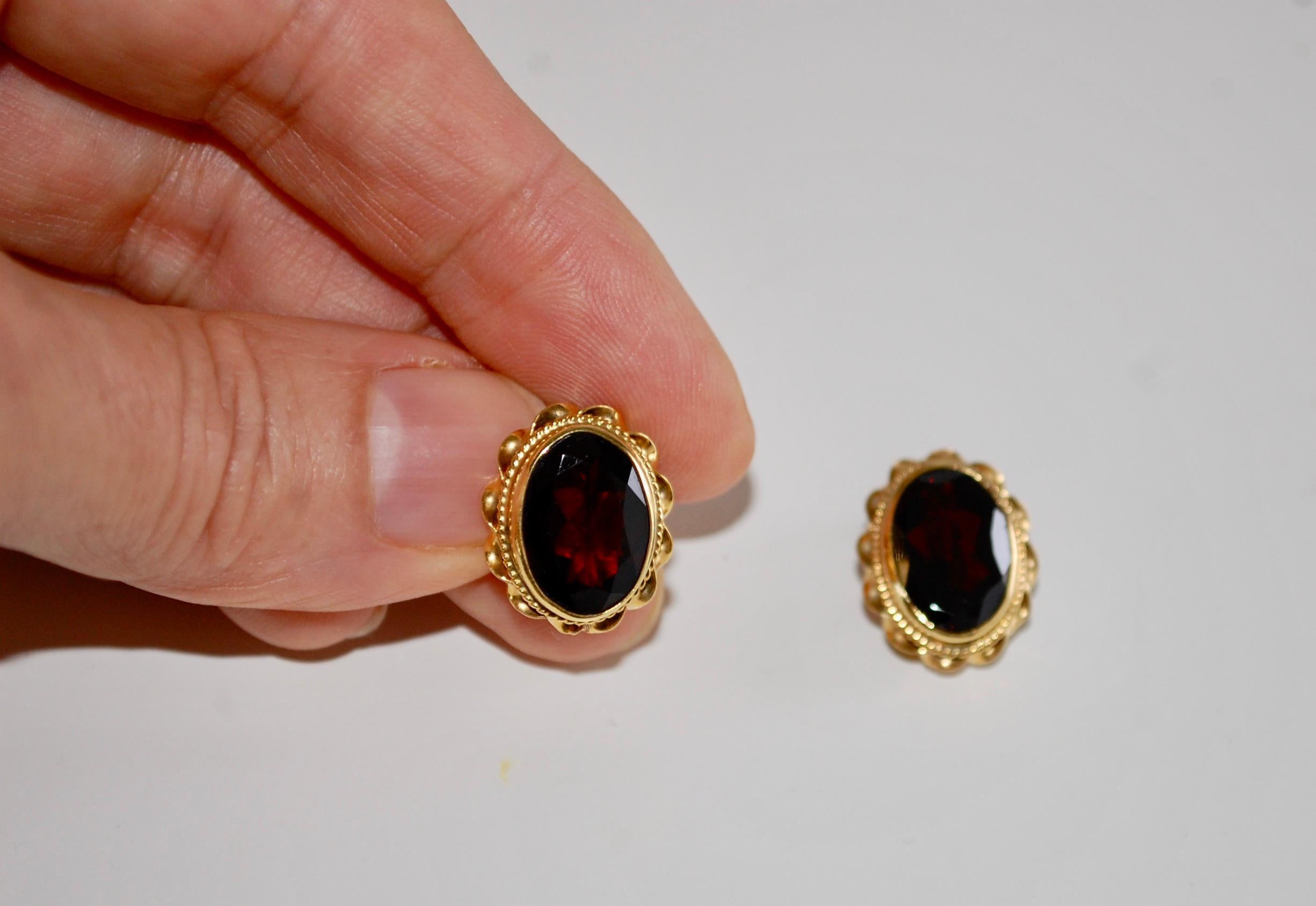 14KG European Large Garnet Clip on Earrings 1