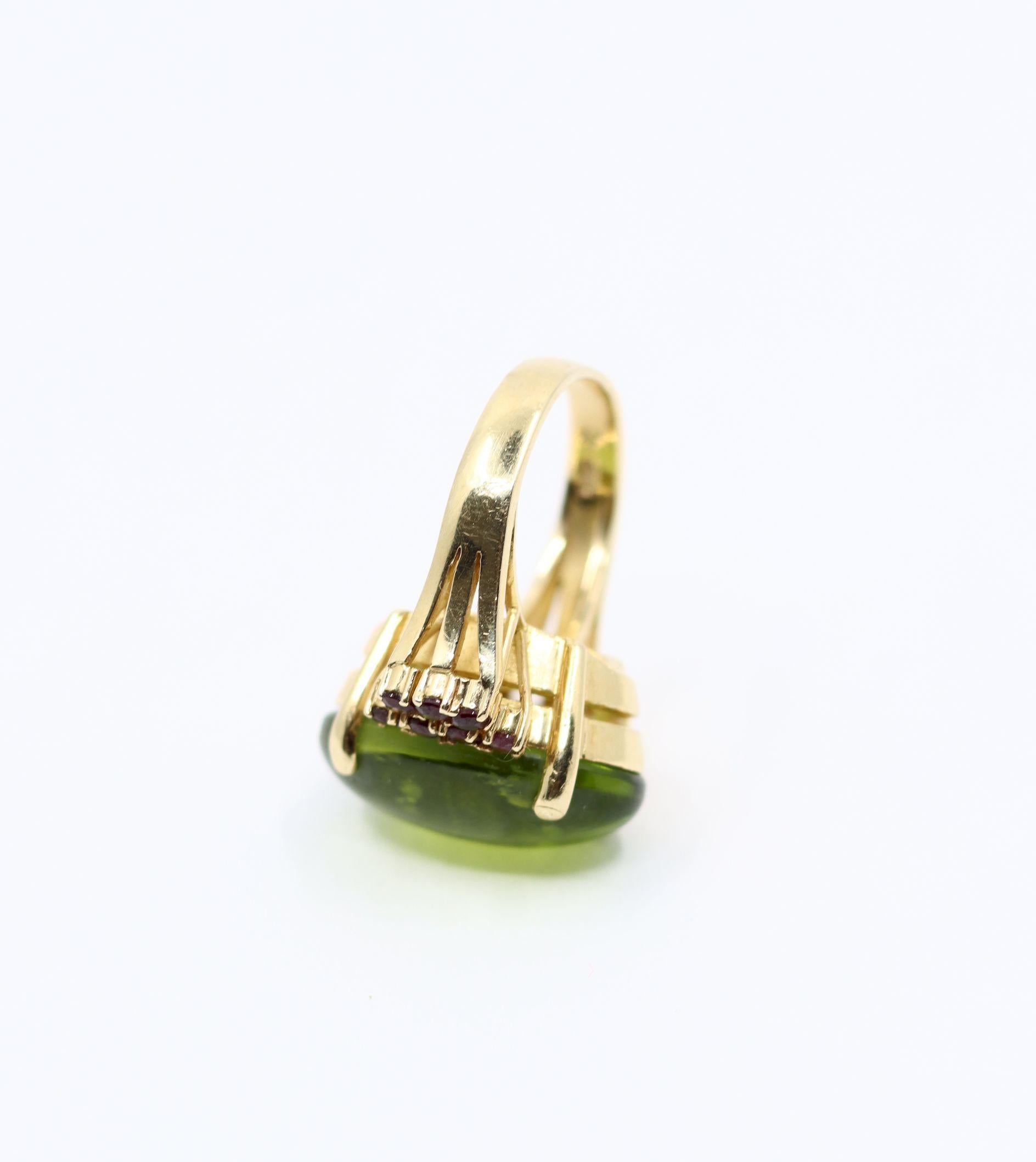 Vintage 14KT Gold Peridot Garnet Ring For Sale 5