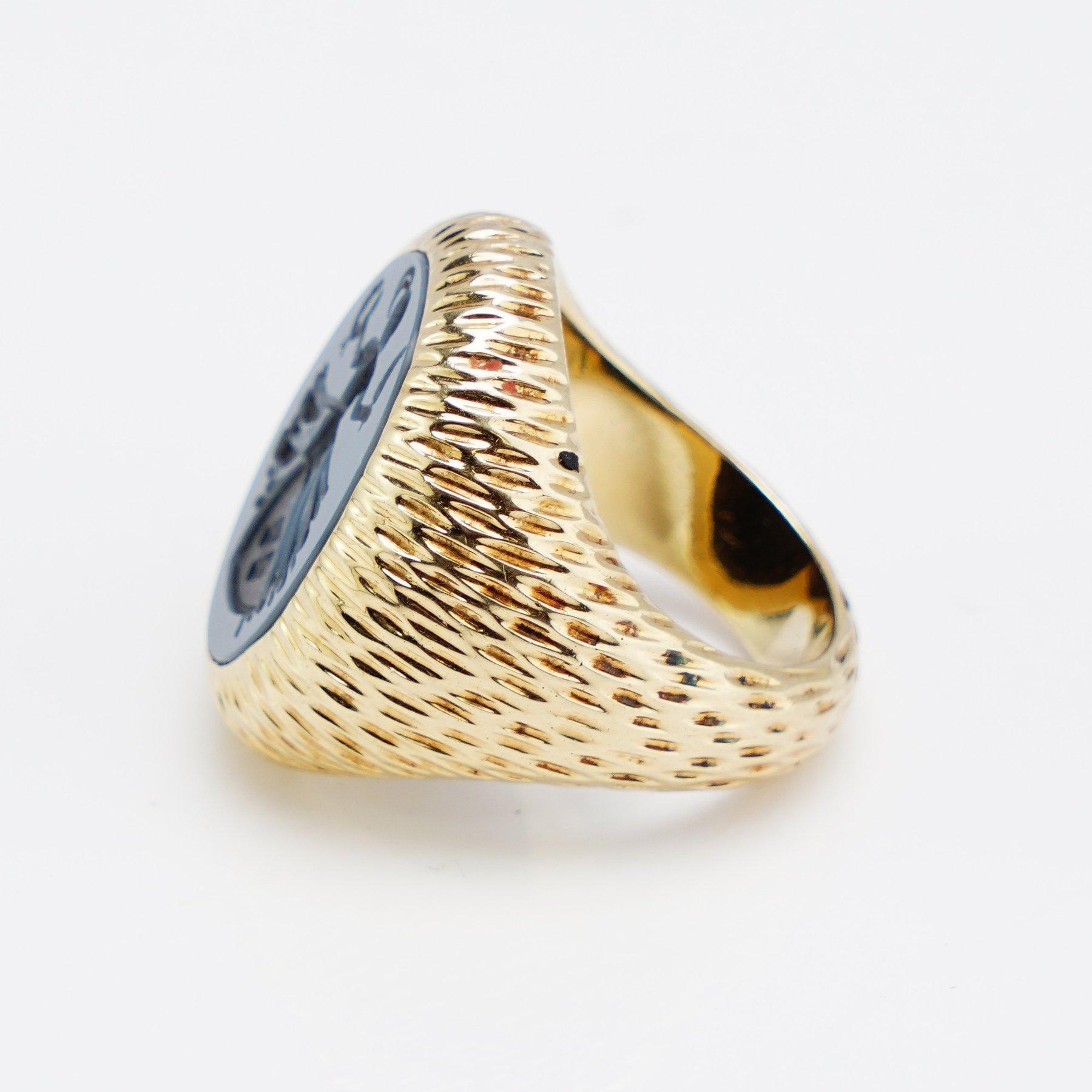 Vintage 14kt. gold Sufi Whirling Dervish Intaglio Signet Ring For Sale 1
