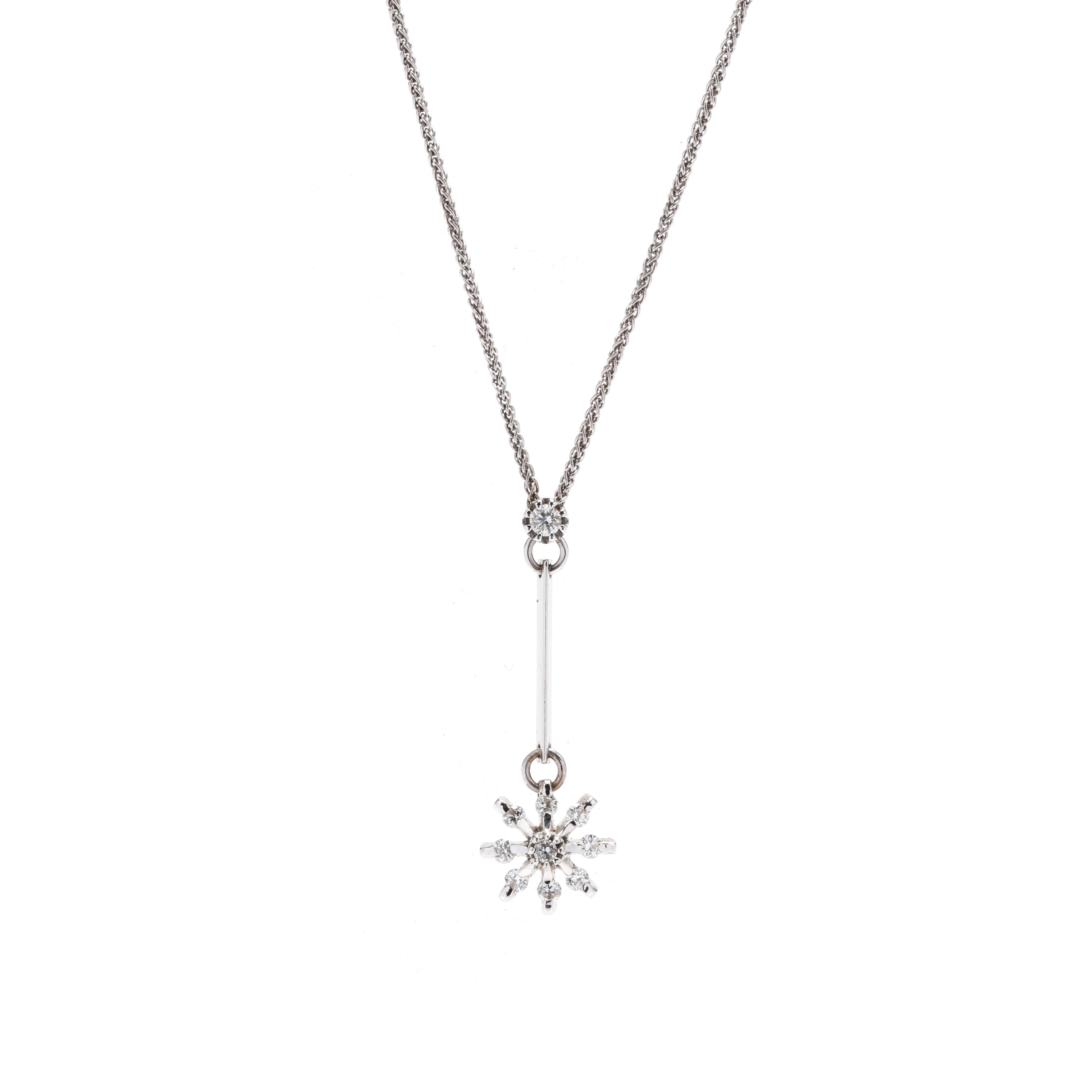 Vintage 14KT White Gold Diamond Flower Necklace, Flower Lariat In Good Condition In McLeansville, NC
