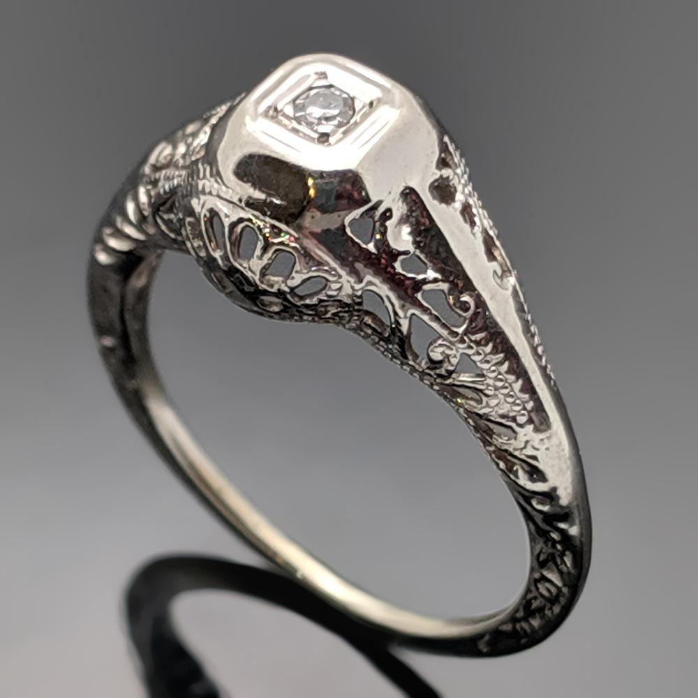 Round Cut Vintage 14 Karat White Gold Diamond Ring Art Deco For Sale