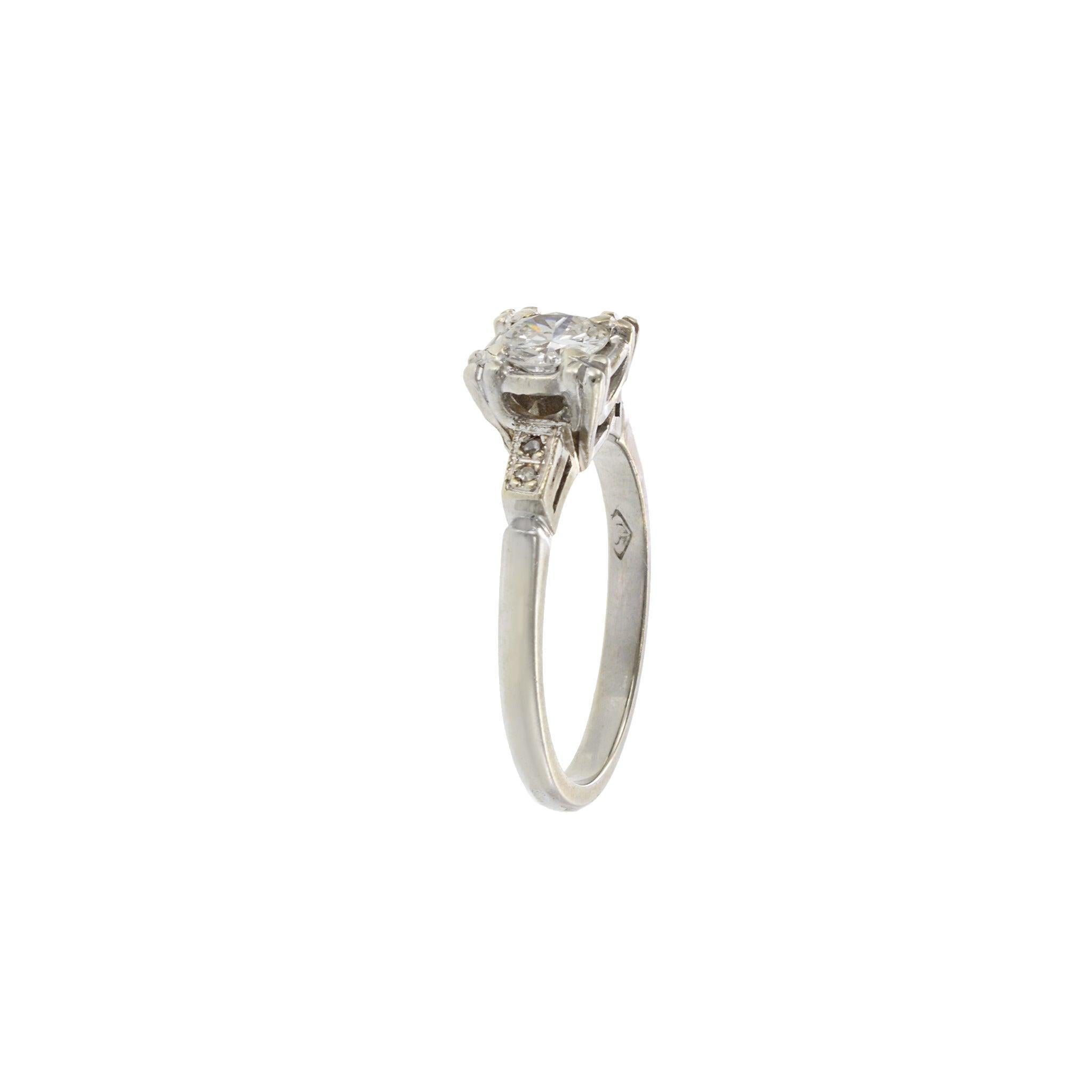 Taille vieille Europe Bague vintage en or blanc 14KT avec diamant taillé à l'européenne en vente