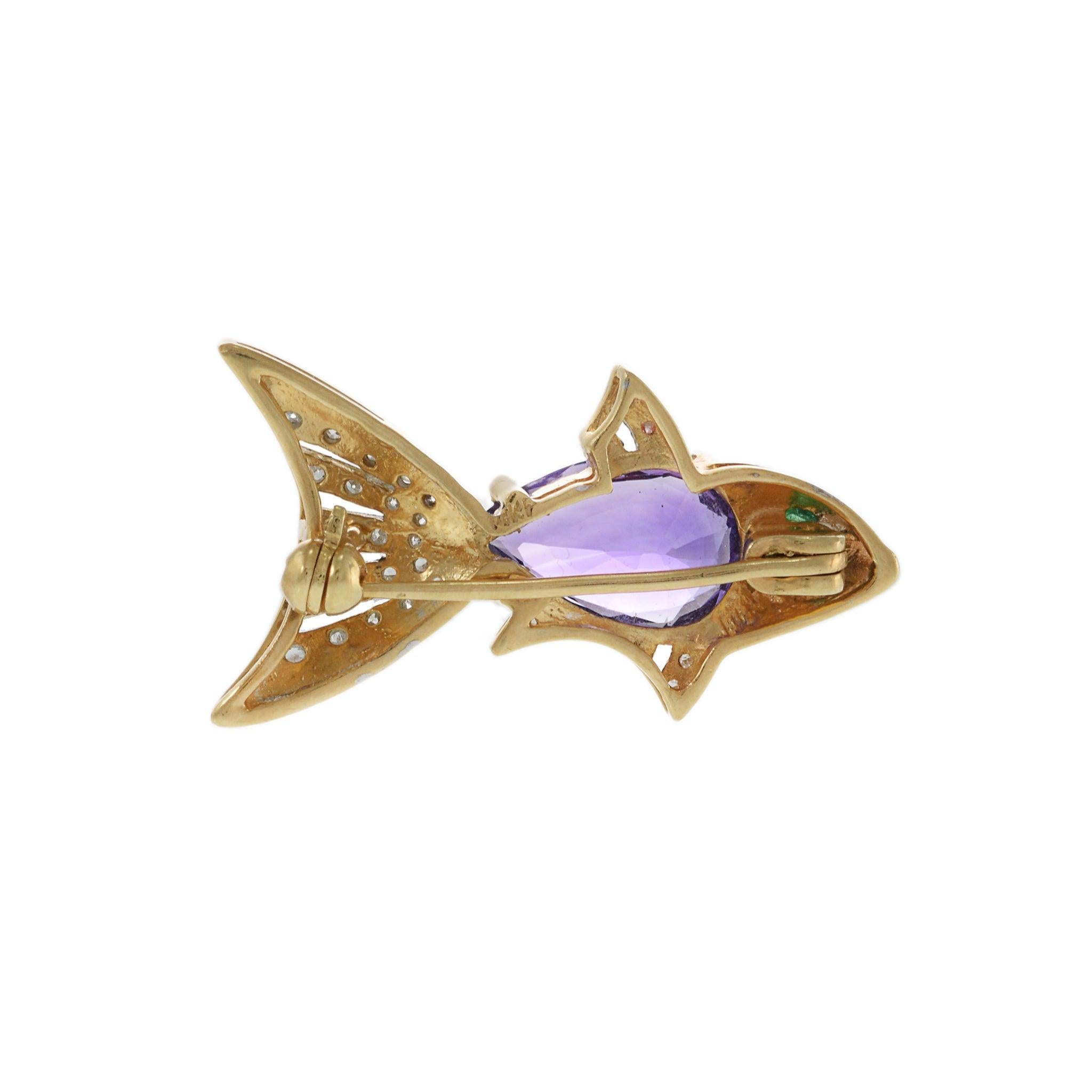 Vintage 14KT Yellow Gold Amethyst and Diamond Fish Pin In Excellent Condition For Sale In New York, NY
