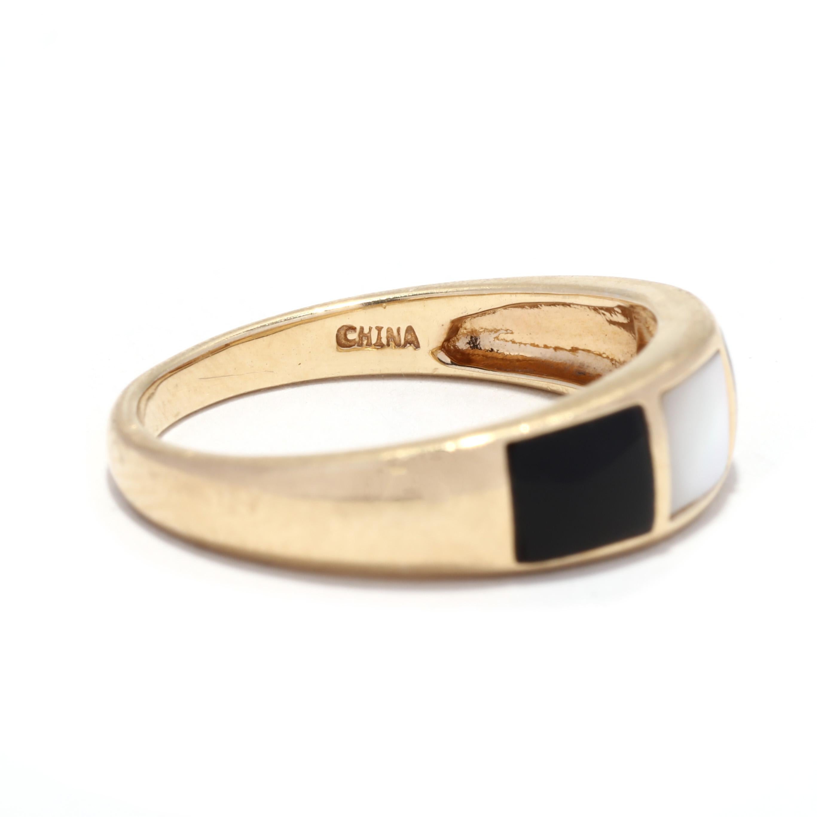 Women's or Men's Vintage 14KT Yellow Gold Black Onyx Mother of Pearl Ring, Black 