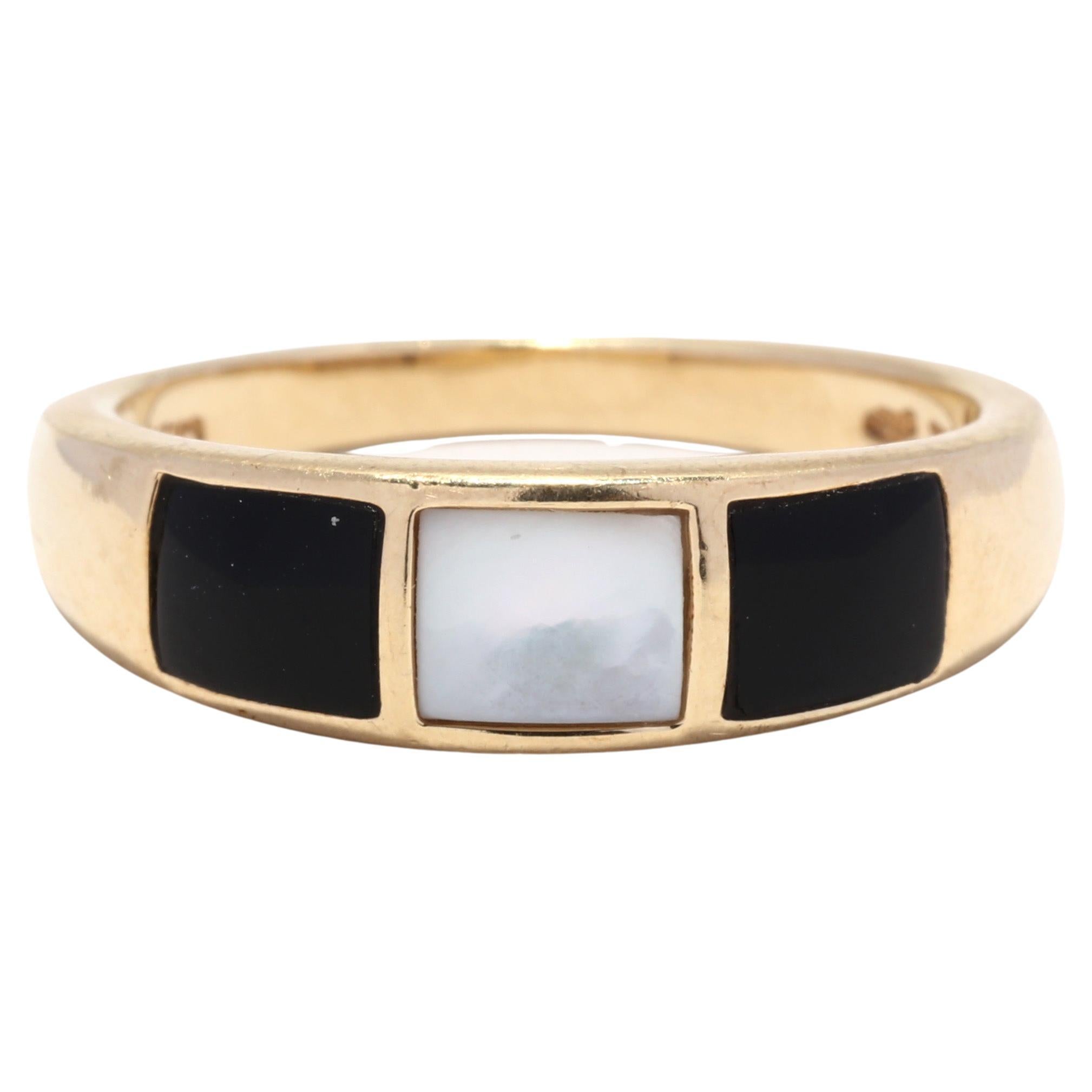 Vintage 14KT Yellow Gold Black Onyx Mother of Pearl Ring, Black 