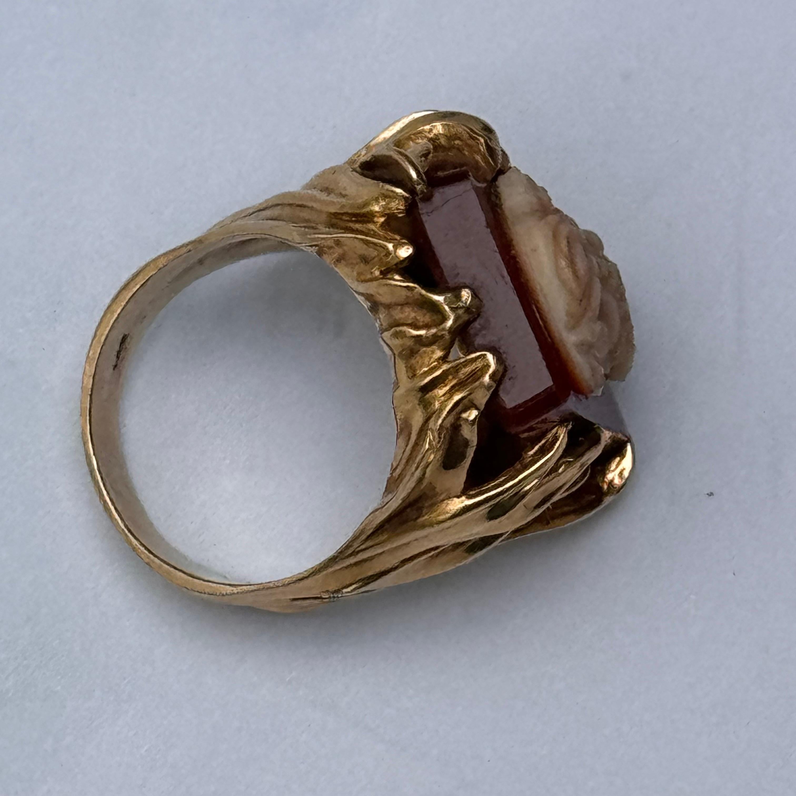 Vintage 14kt gelb Gold geschnitzt harten Stein  Ring  im Angebot 7