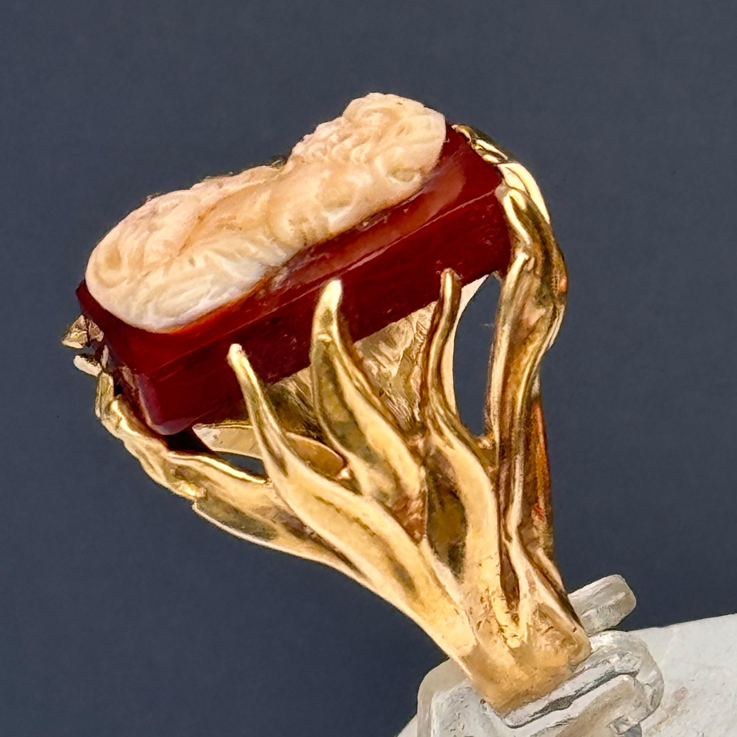 Vintage 14kt gelb Gold geschnitzt harten Stein  Ring  im Angebot 1