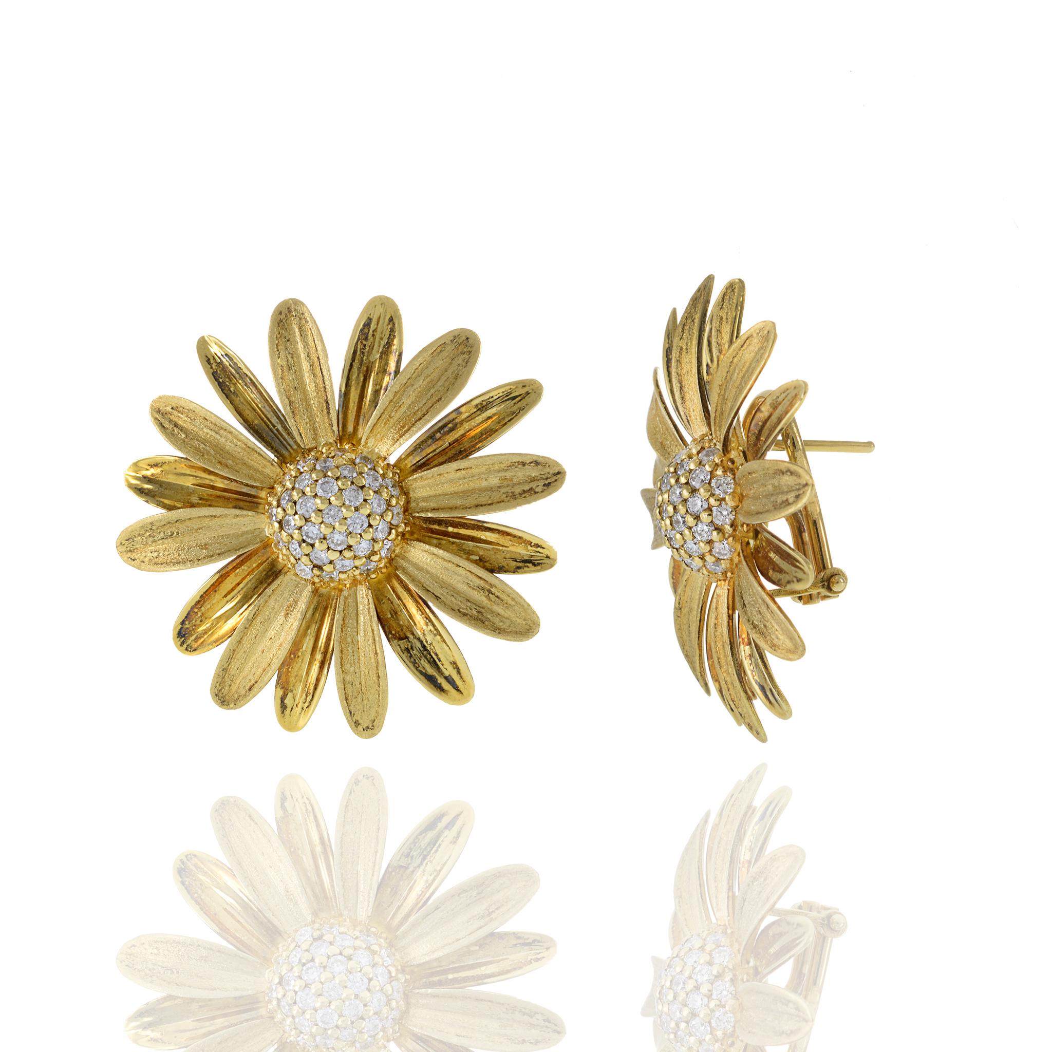 Round Cut Vintage 14KT Yellow Gold Daisy Flower Diamond Earrings For Sale