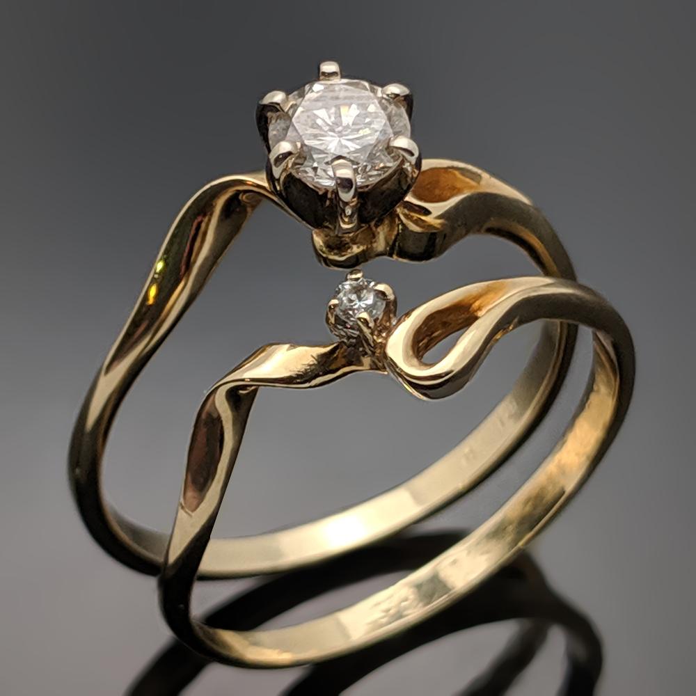 Post-War Vintage 14 Karat Yellow Gold Diamond Ring and Band
