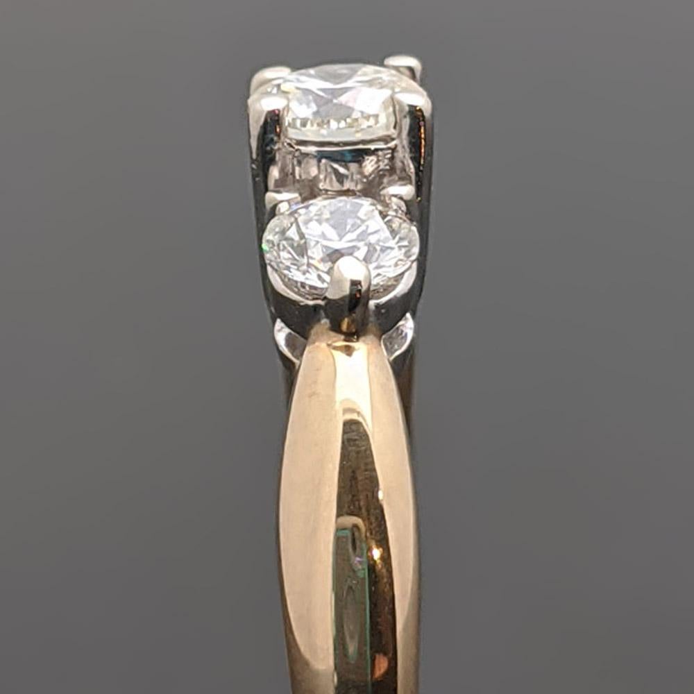 Vintage 14 Karat Yellow Gold Diamond Ring In Excellent Condition For Sale In Los Angeles, CA
