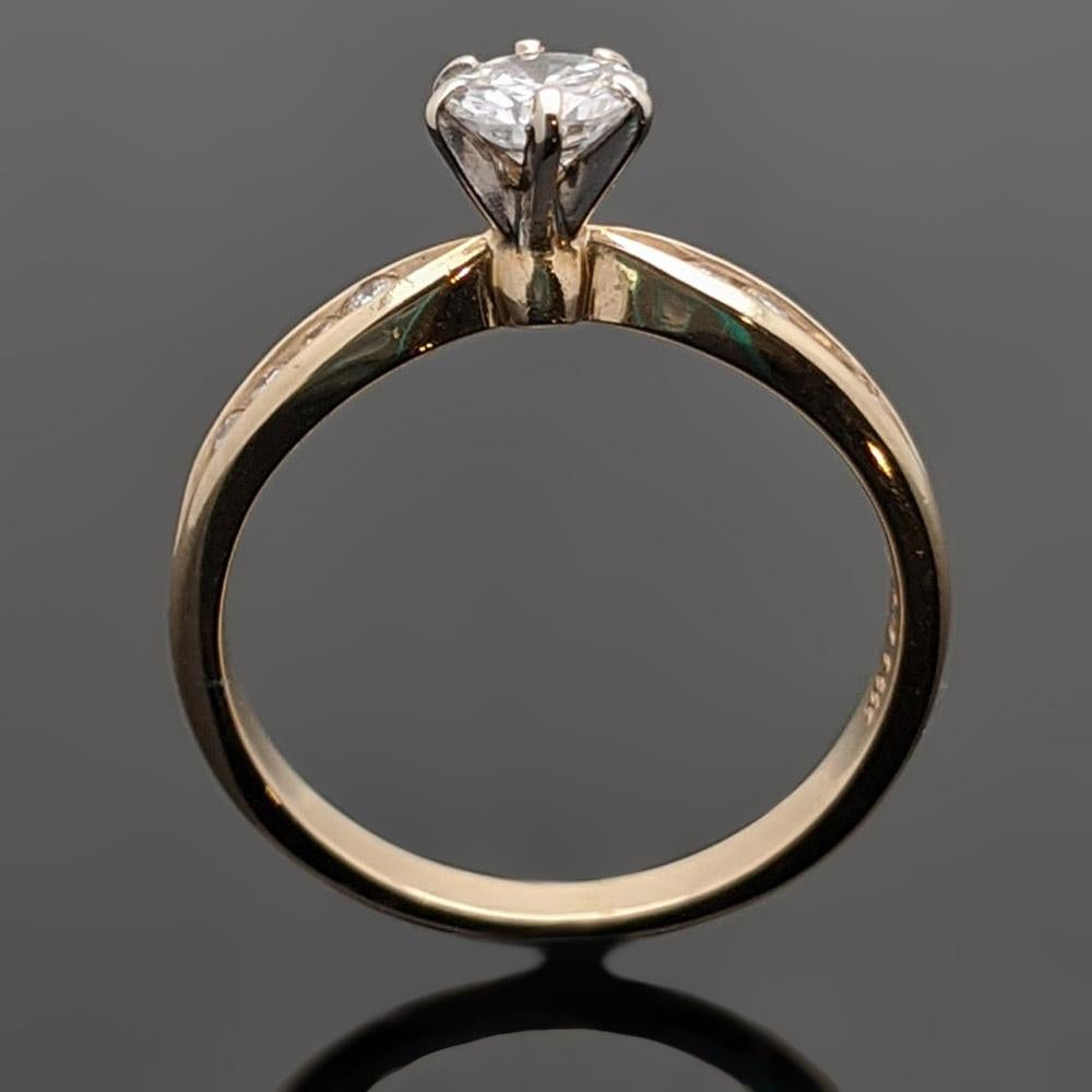 Round Cut Vintage 14 Karat Yellow Gold Diamonds Ring For Sale