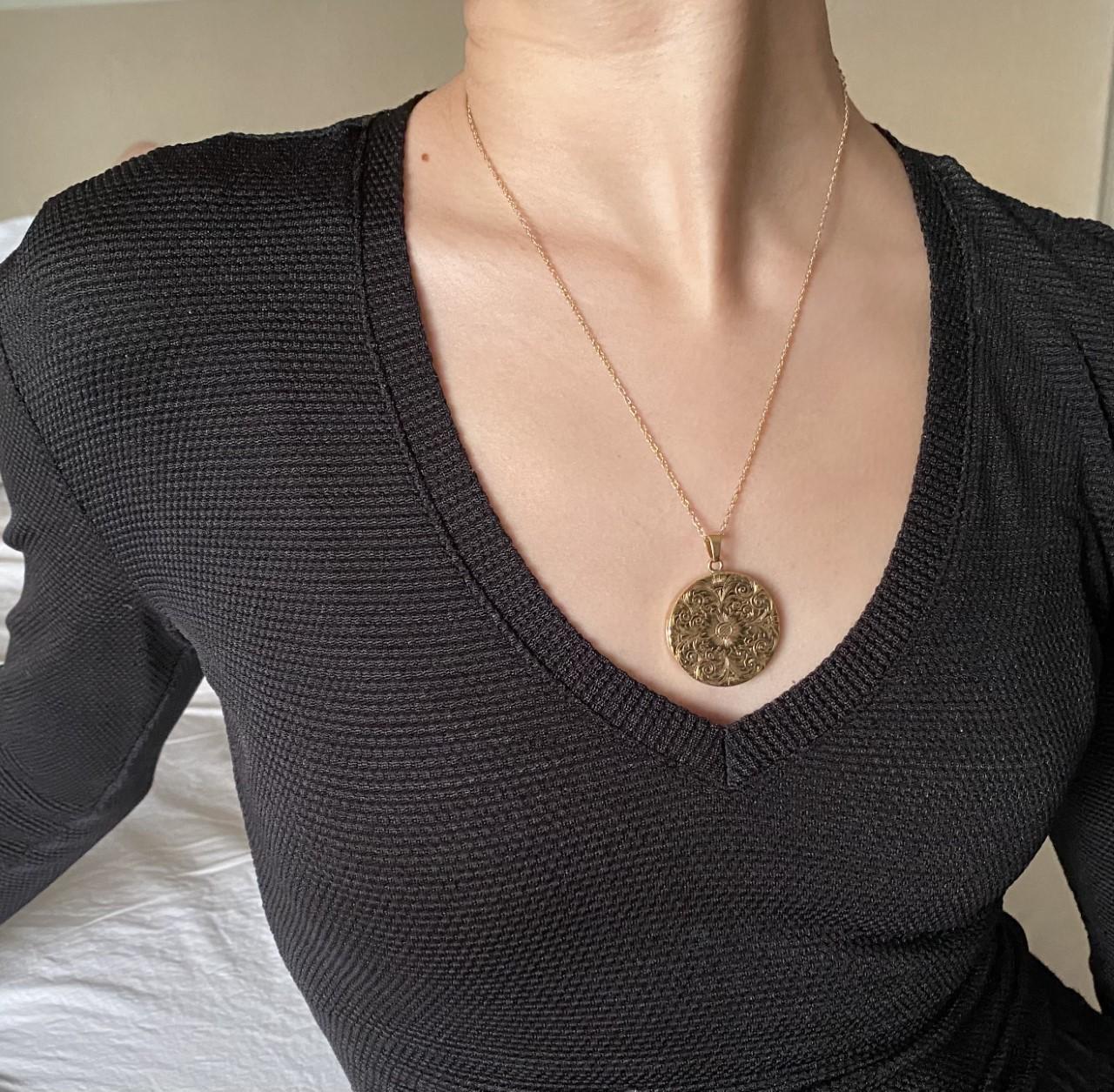 vintage gold locket necklace