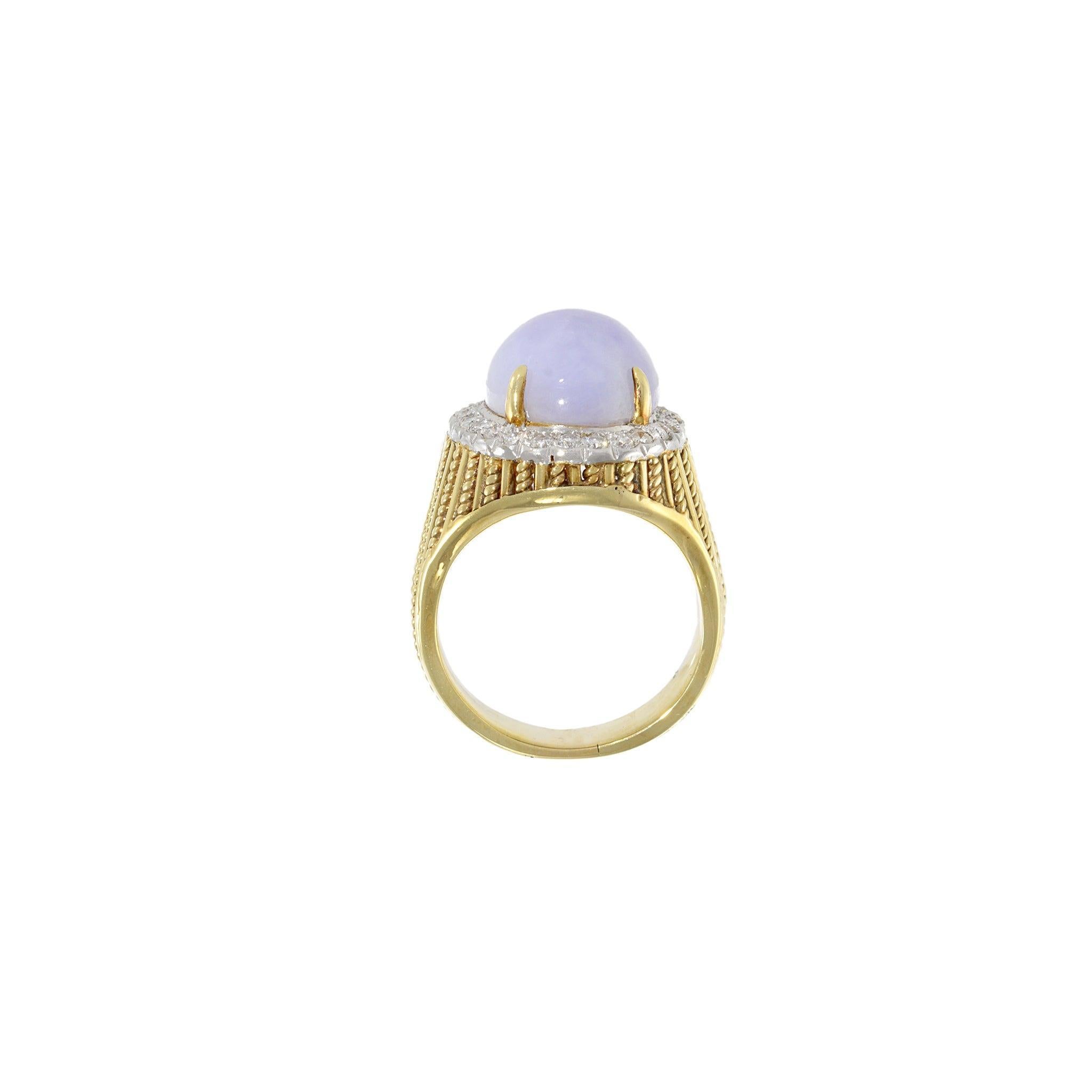 Donna Anello cocktail d'epoca in oro giallo 14KT con giada lavanda e diamanti in vendita