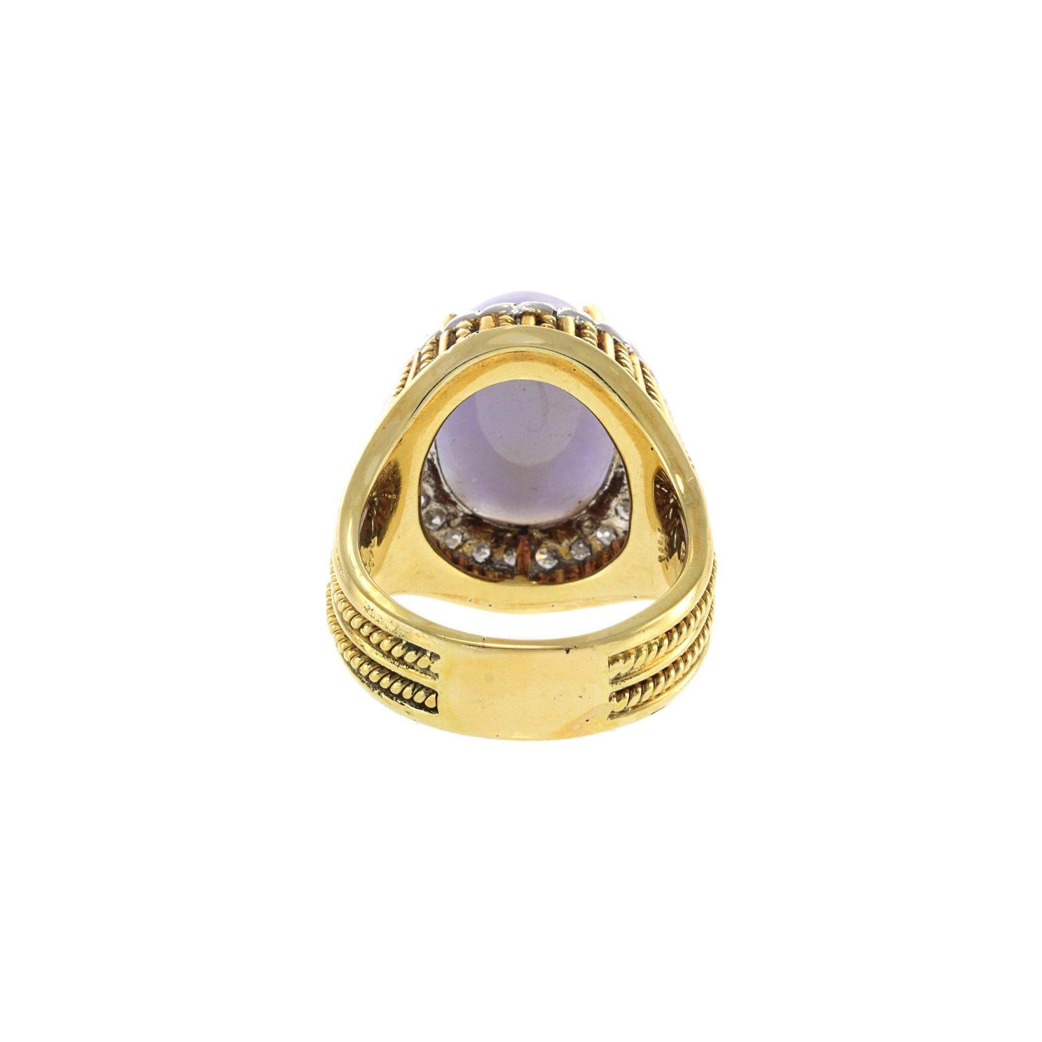 Anello cocktail d'epoca in oro giallo 14KT con giada lavanda e diamanti in vendita 2