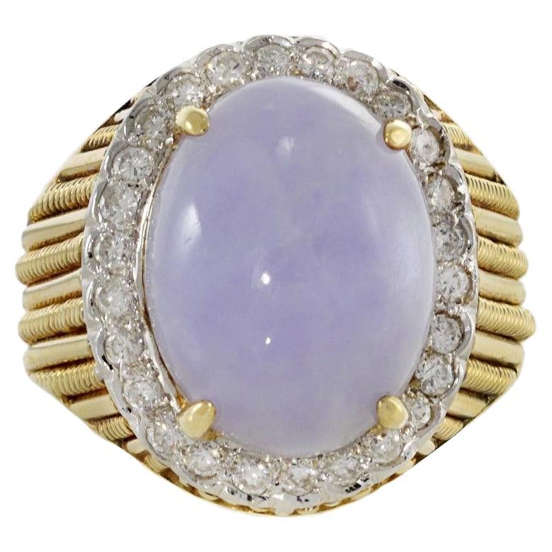 Anello cocktail d'epoca in oro giallo 14KT con giada lavanda e diamanti in vendita
