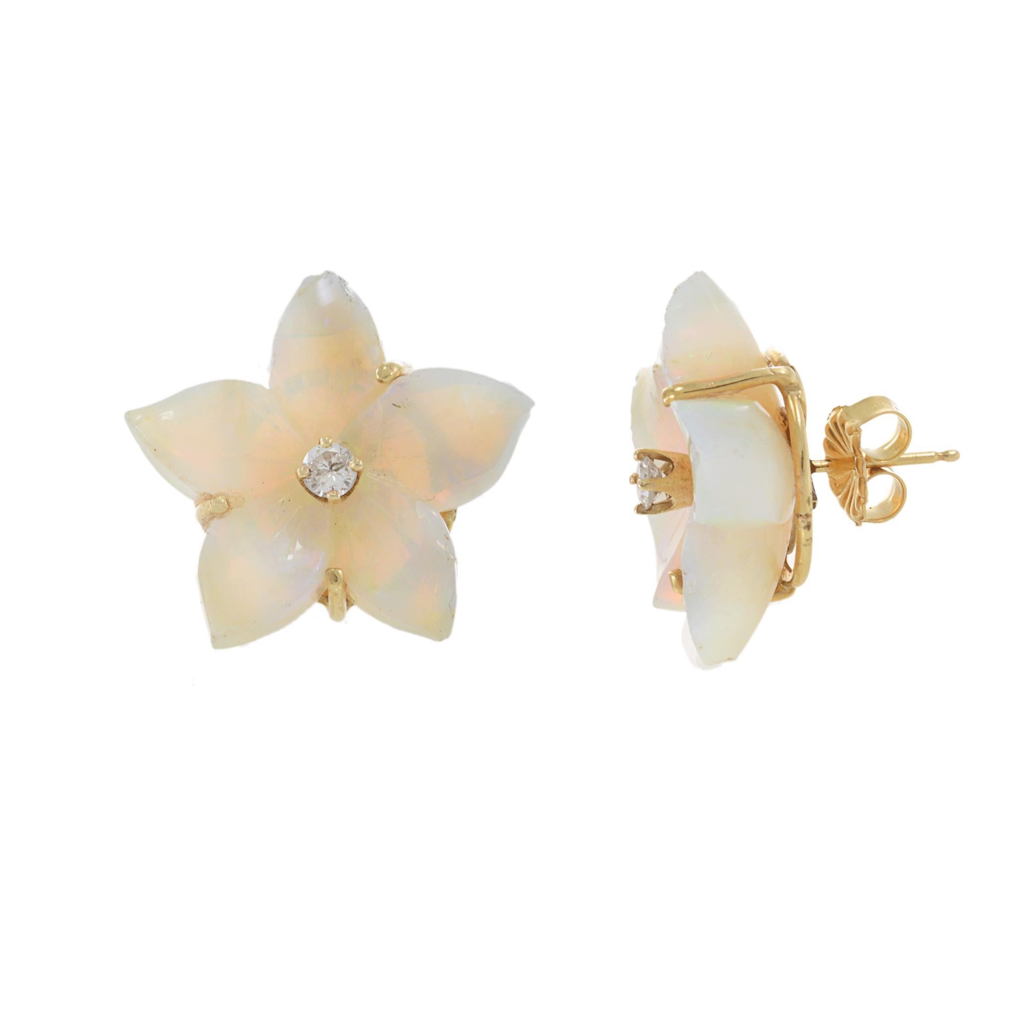 Vintage 14KT Gelbgold Opal und Diamant florale Ohrringe (Brillantschliff) im Angebot
