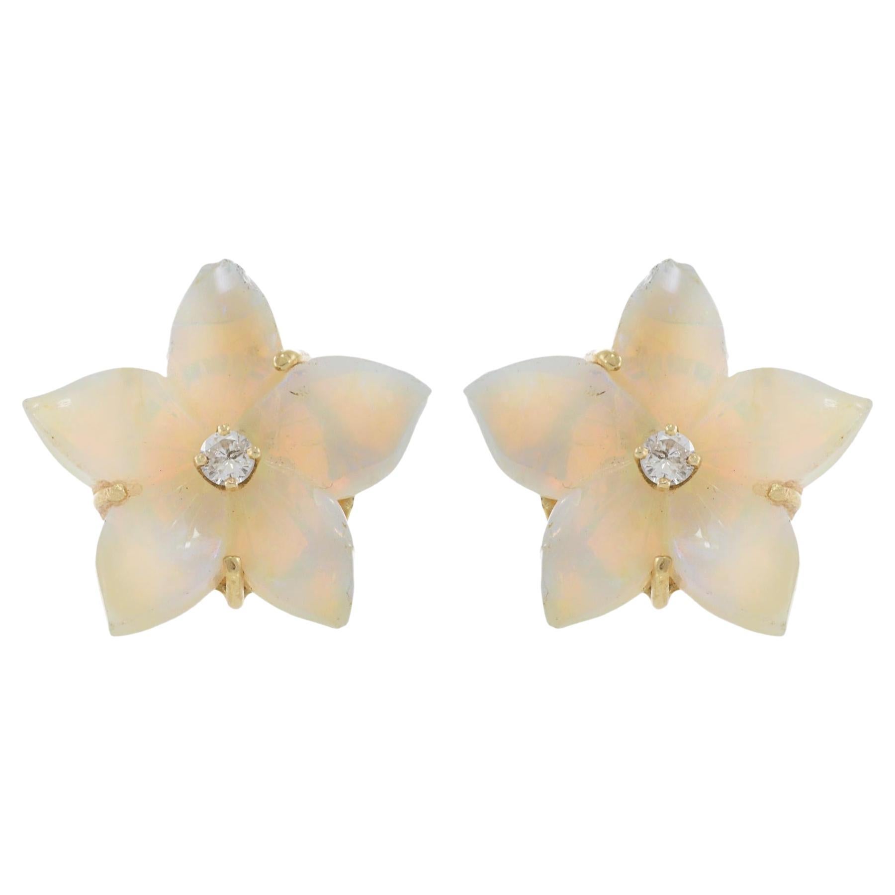 Pendientes florales vintage de ópalo y diamantes de oro amarillo de 14 quilates