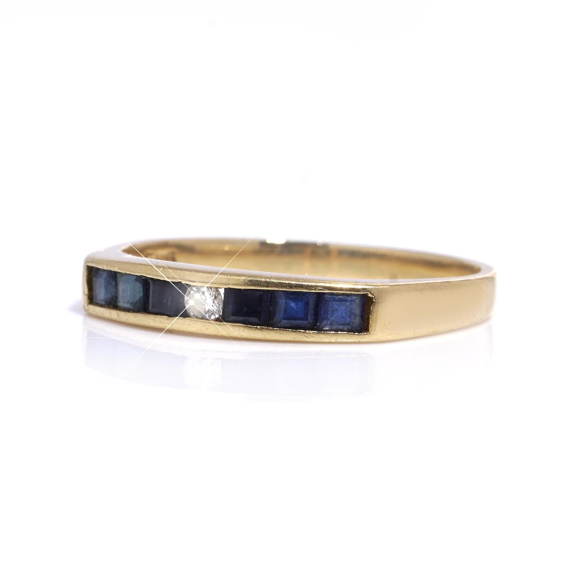 Vintage 14kt yellow gold sapphire and diamond ring In Good Condition For Sale In Braintree, GB
