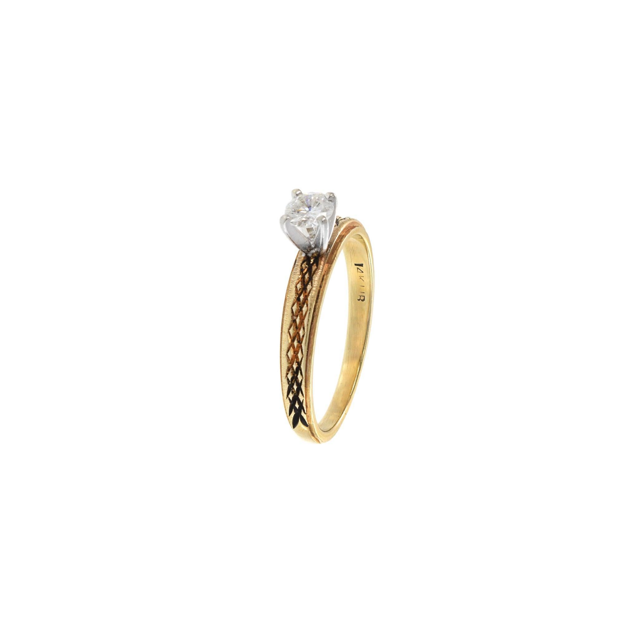 Vintage 14KT Yellow Gold Solitaire Diamond Ring, Engraved Shank Bon état - En vente à New York, NY