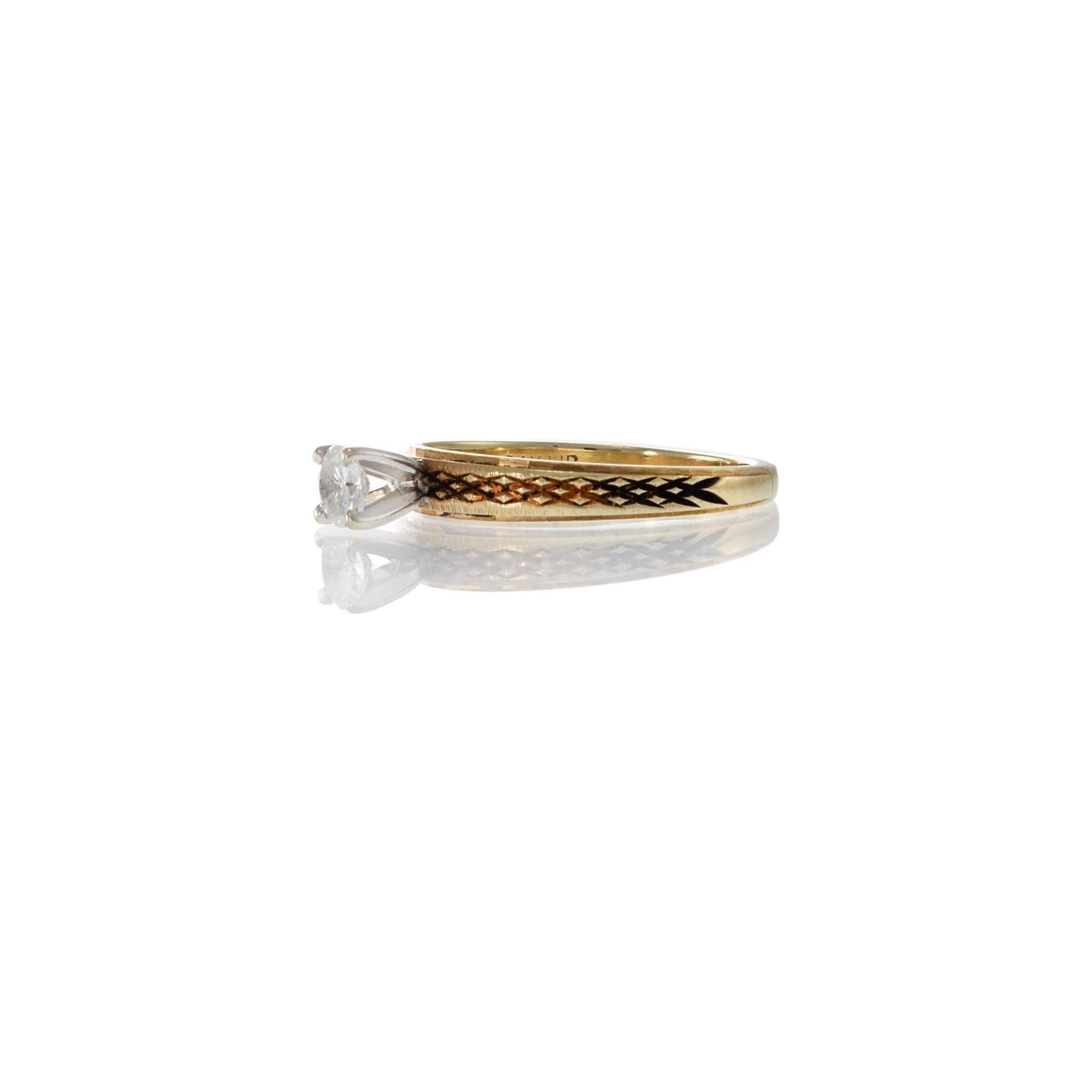 Vintage 14KT Yellow Gold Solitaire Diamond Ring, Engraved Shank en vente 1