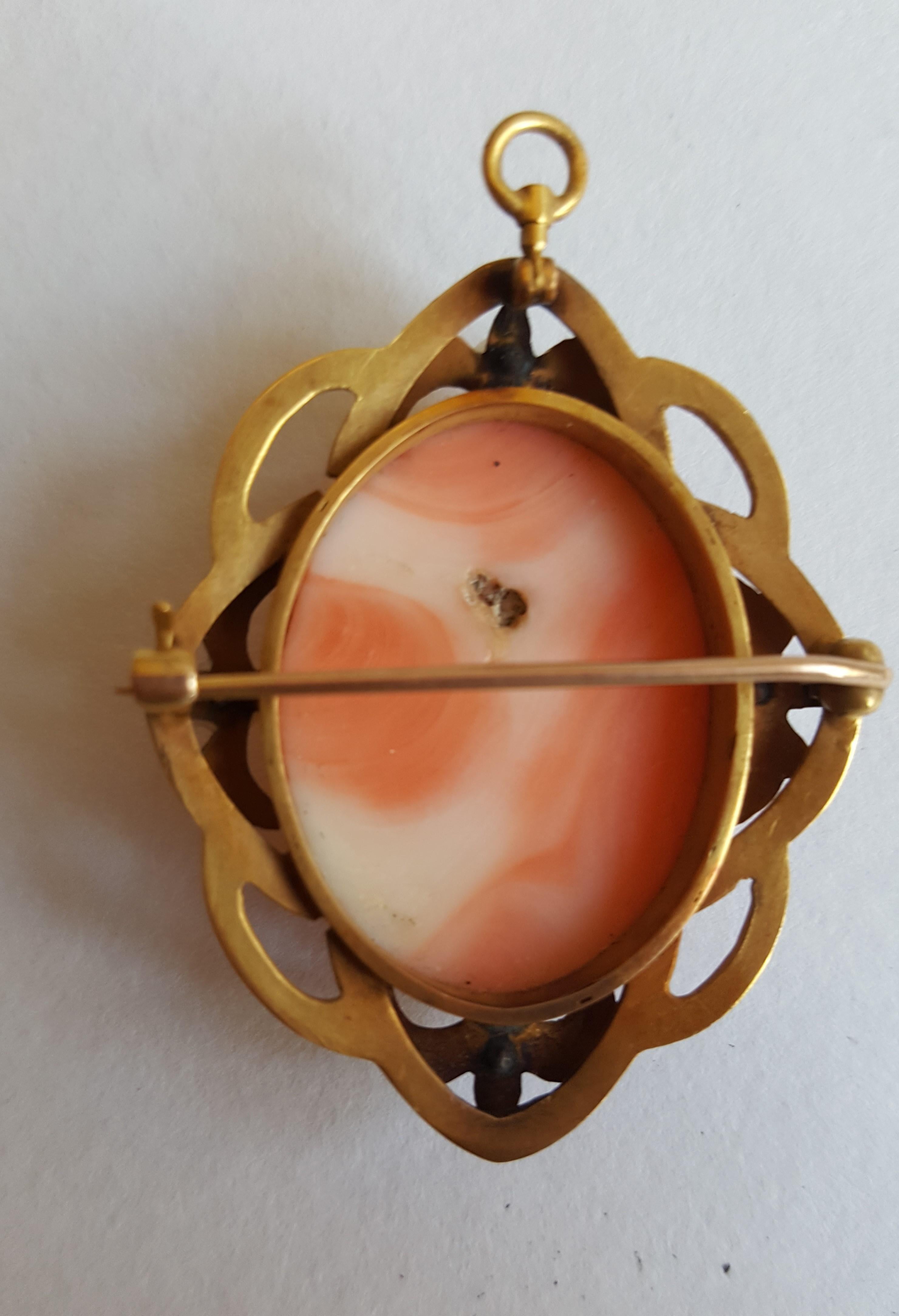 Women's or Men's Vintage 14kt Yellow Solid Gold Cameo Pin/Pendant, White Natural Pearls 12.7 gr For Sale