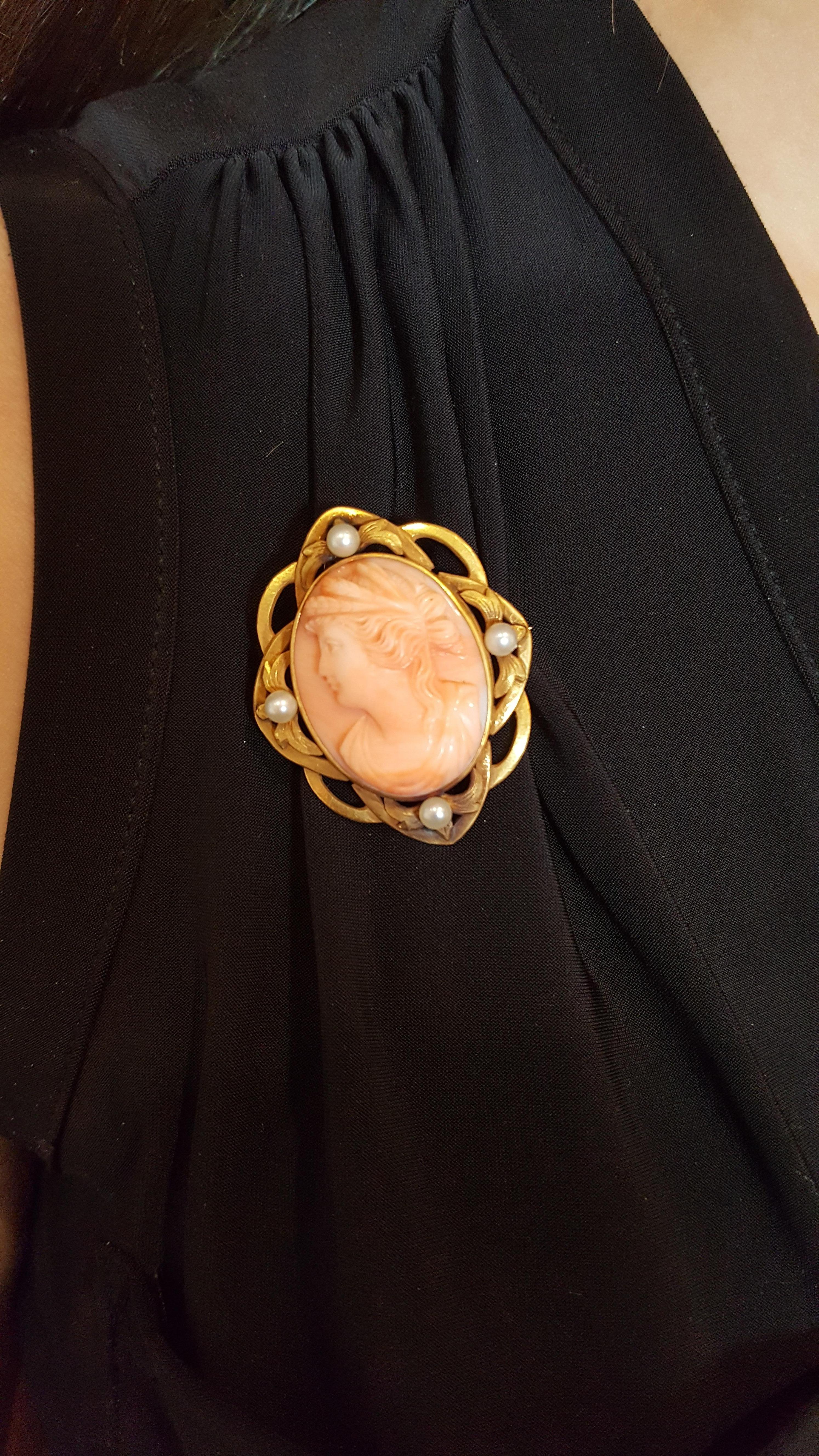 Épingle/pendentif vintage camée en or jaune massif 14 carats, perles naturelles blanches 12,7 grammes en vente 1