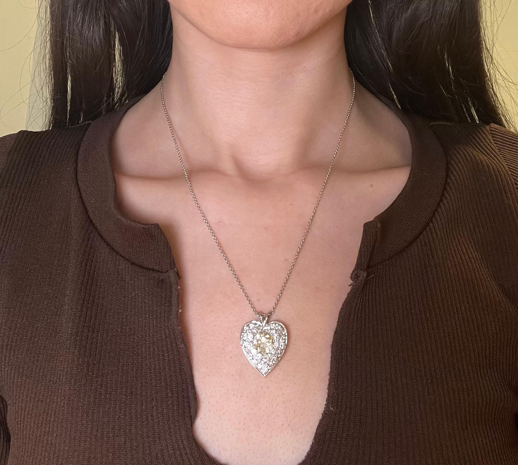 Vintage 14KW Gold Diamond Heart Pendant Necklace For Sale 2